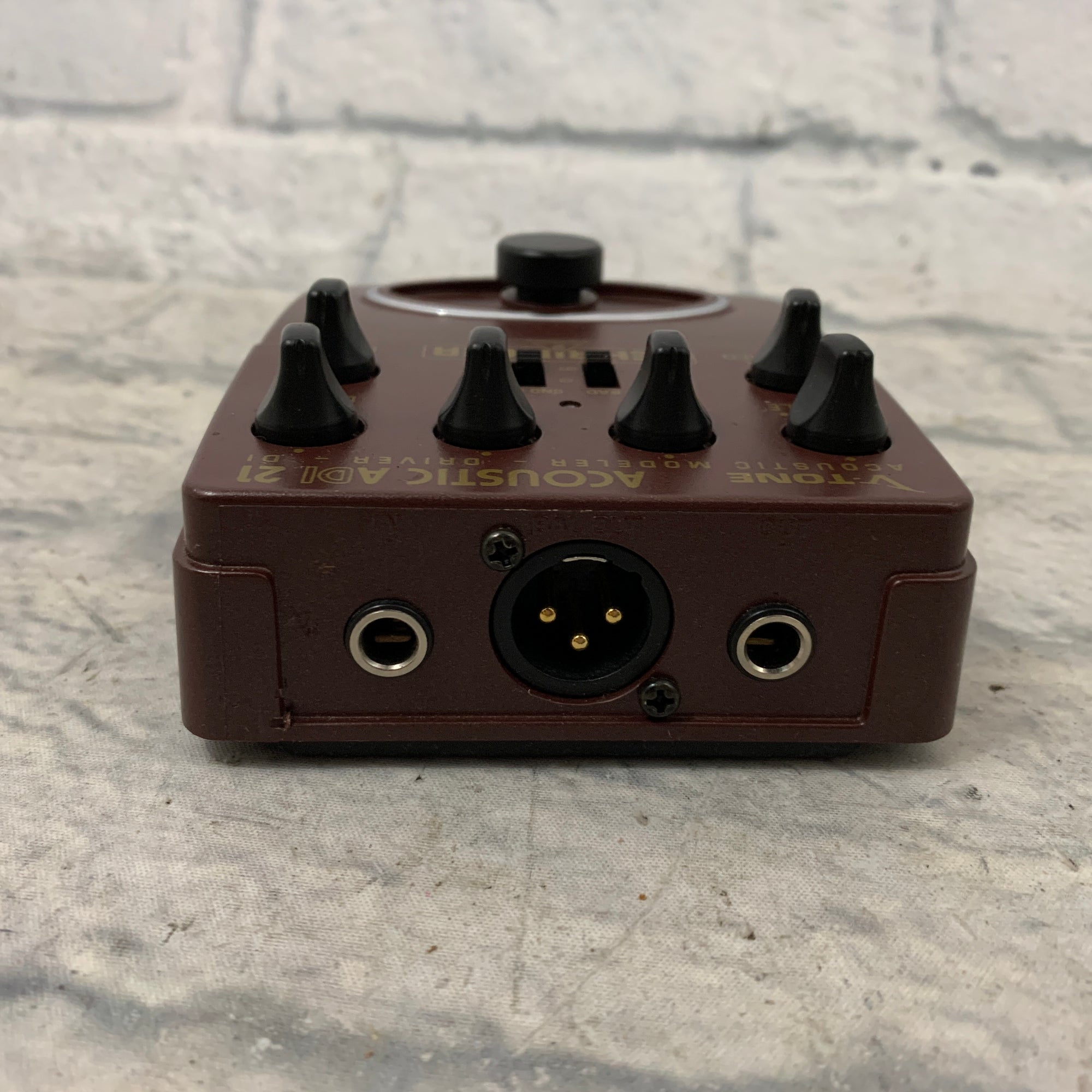 Behringer ADI21 V-Tone Acoustic Modeling Pedal