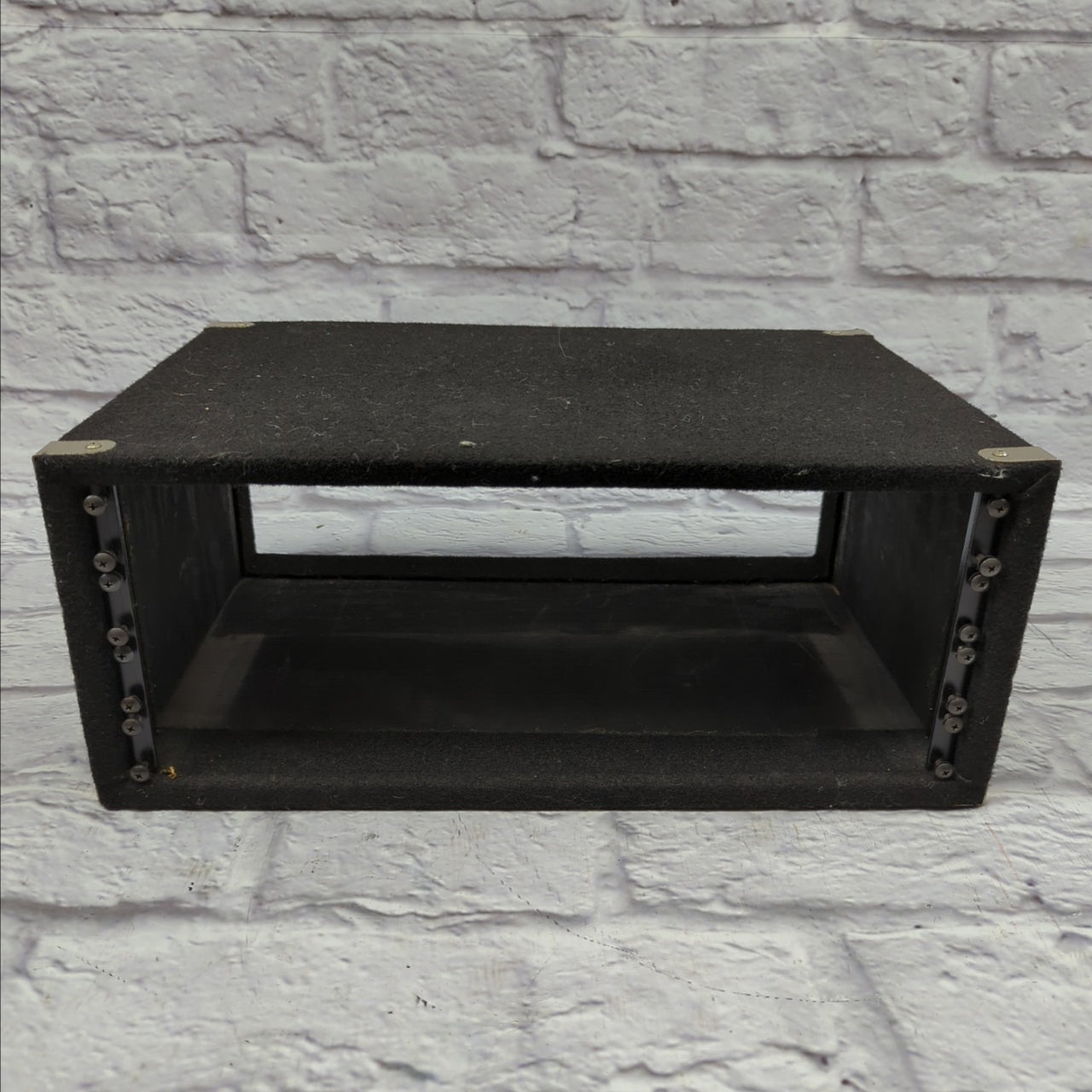 Unknown 4U Carpeted Rack Case with Rack Screws