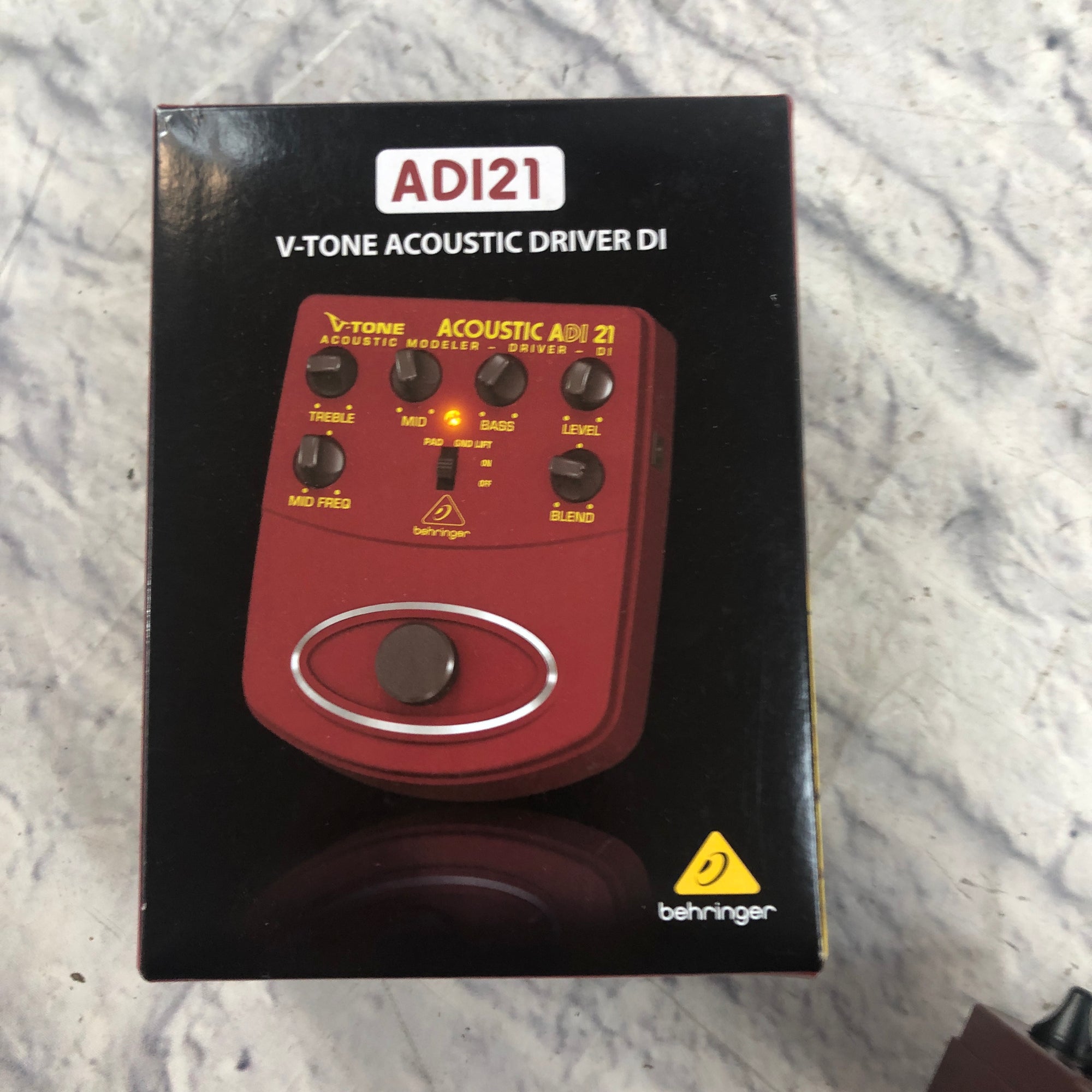 Behringer ADI21 DI Box