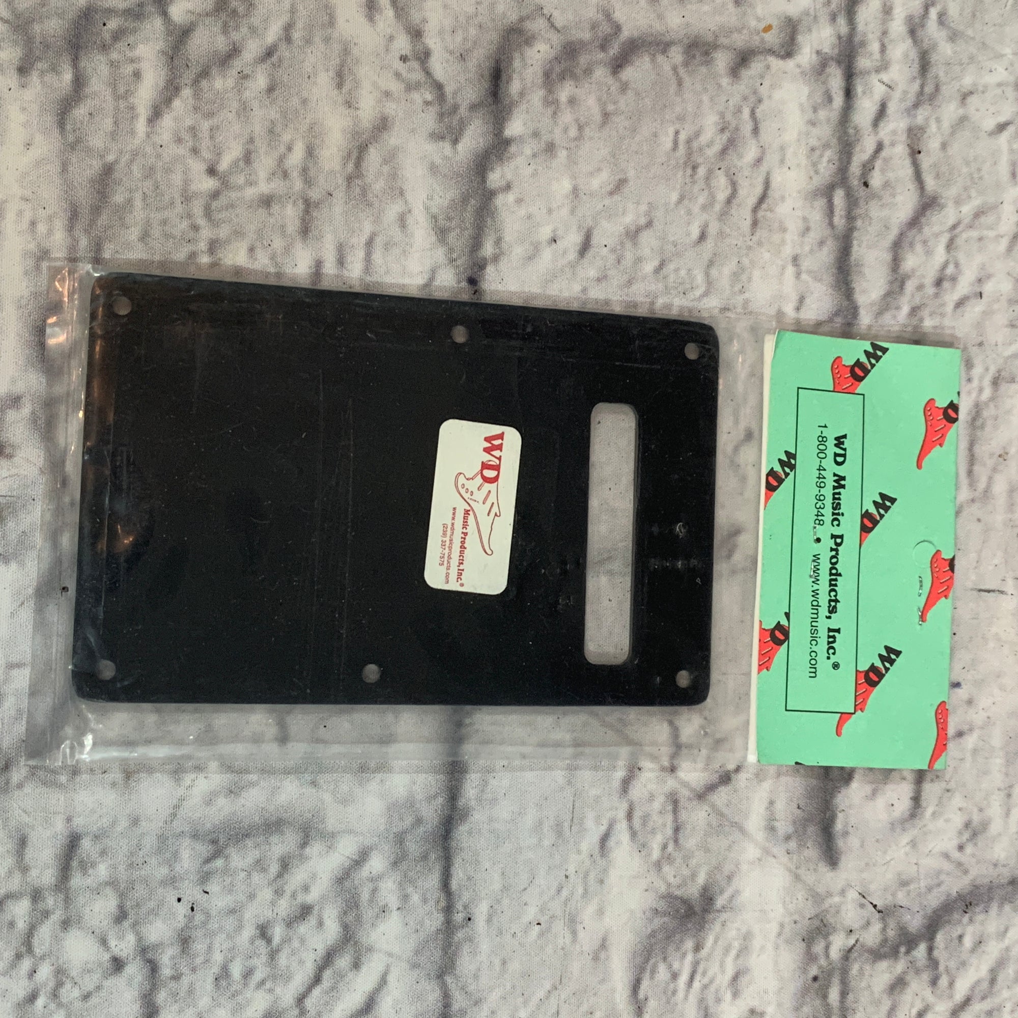 WD Tremolo String Cover Back Plate Black