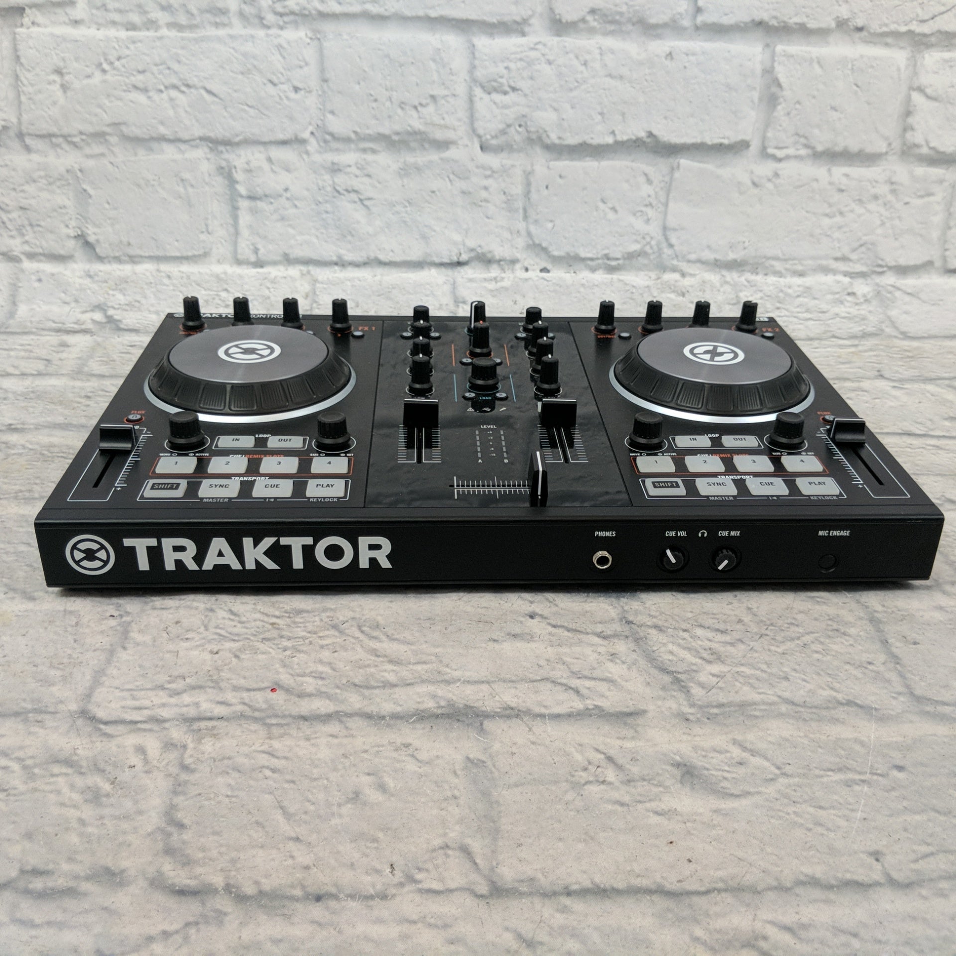 TRAKTOR KONTROL S2 MK2 箱無し 付属品無し TRAKTOR KONTROL S2 MK2 箱無し 付属品無し TRAKTOR KONTROL S2
