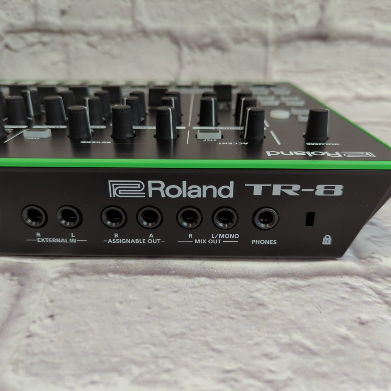 Roland TR-8 Aira Rhythm Performer Drum Machine