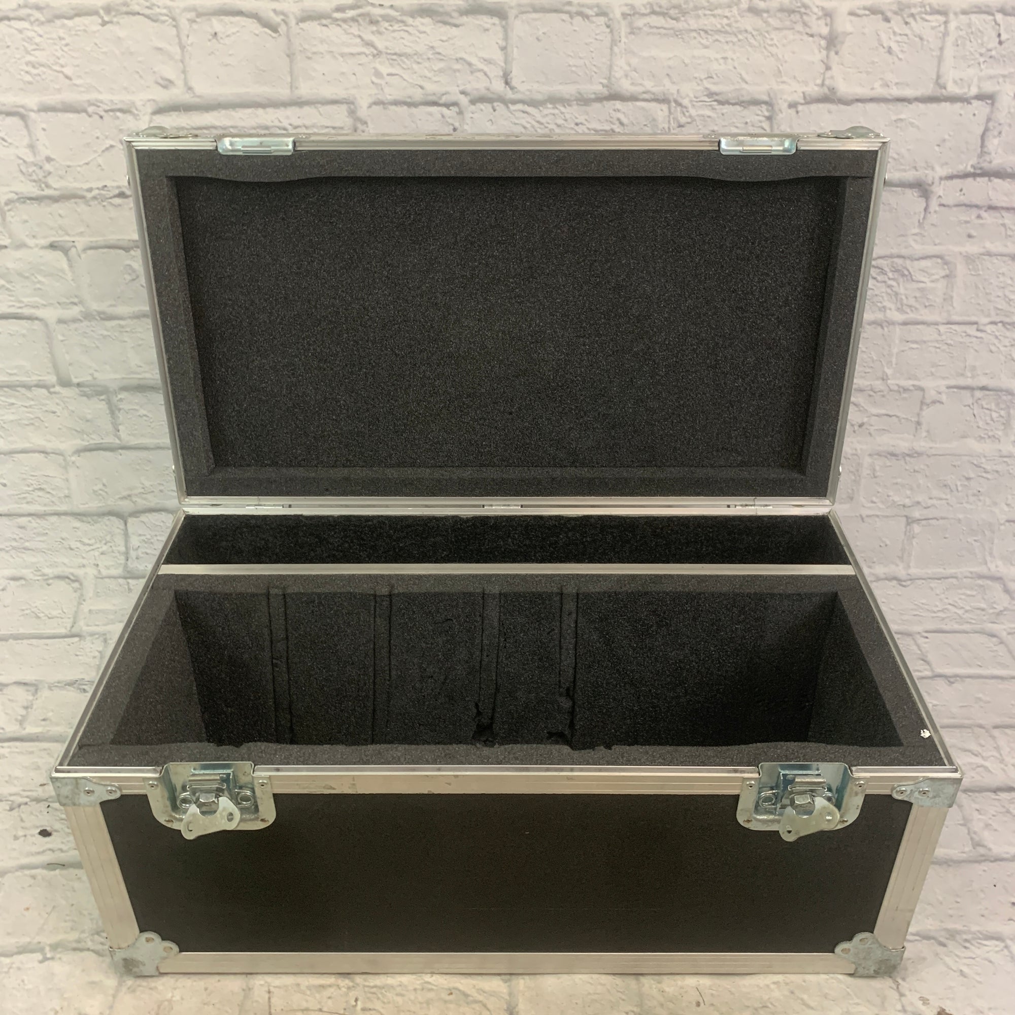 Safe Case Road, Tour Case