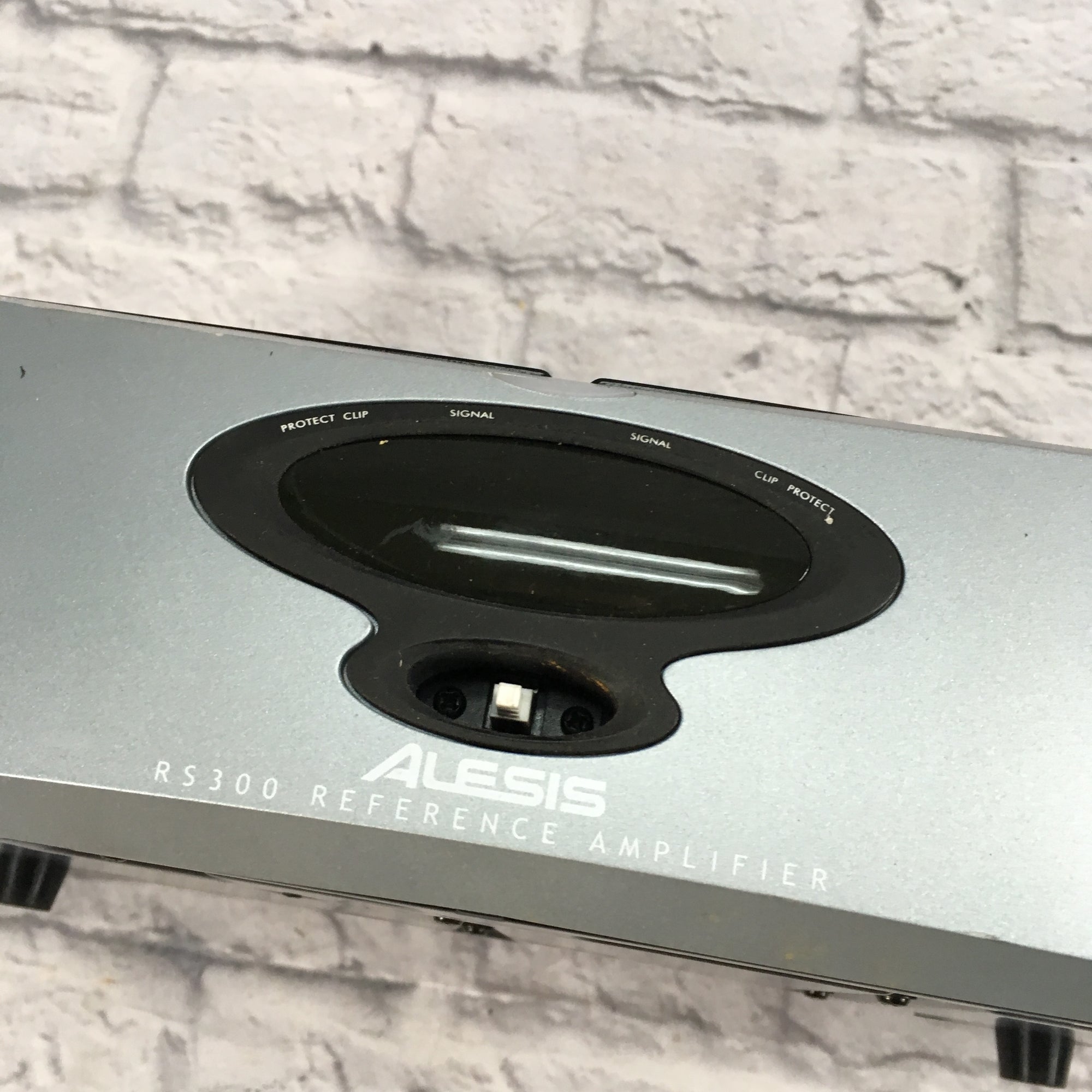 Alesis RS300 Power Amp
