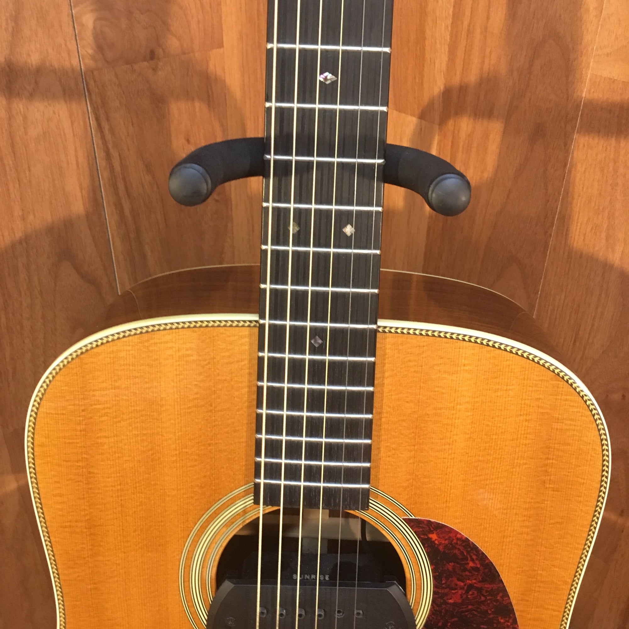 Martin HD28VR Natural Finish Acoustic Guitar w Hard Case