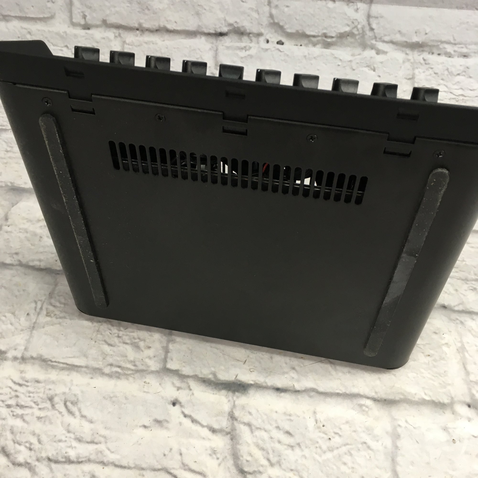 Acoustic B300HD 300 Watt Bass Amp head