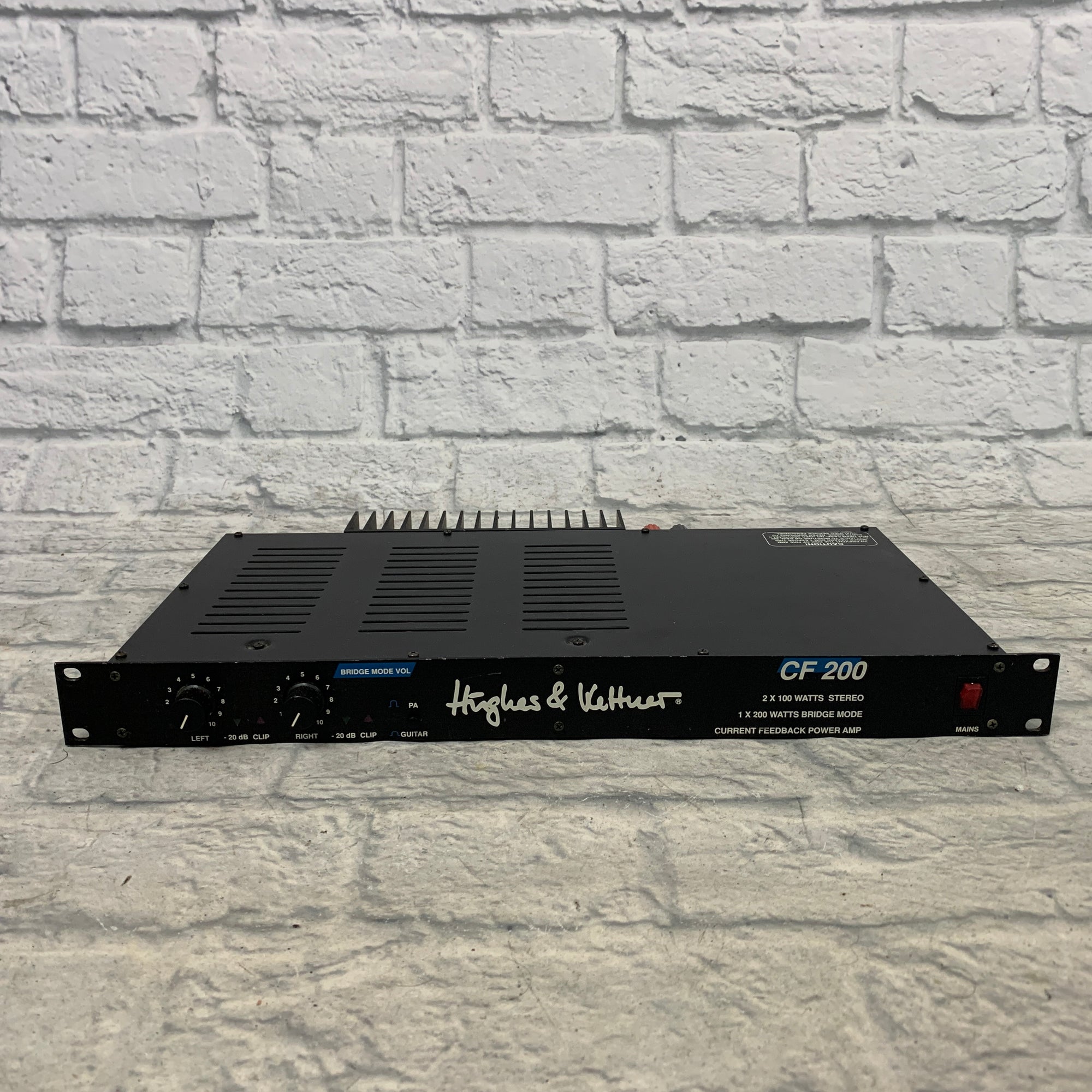Hughes & Kettner CF 200 Stereo Rackmount Power Amp