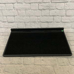 Gator Pro Size Pedalboard - 30"x16" Wood Pedalboard w/ Bag