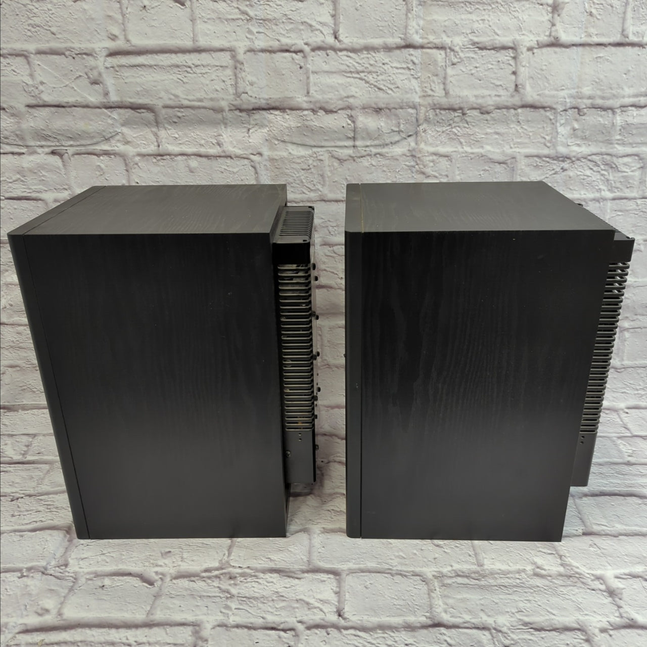 Mackie HR824 Active Studio Monitor Pair