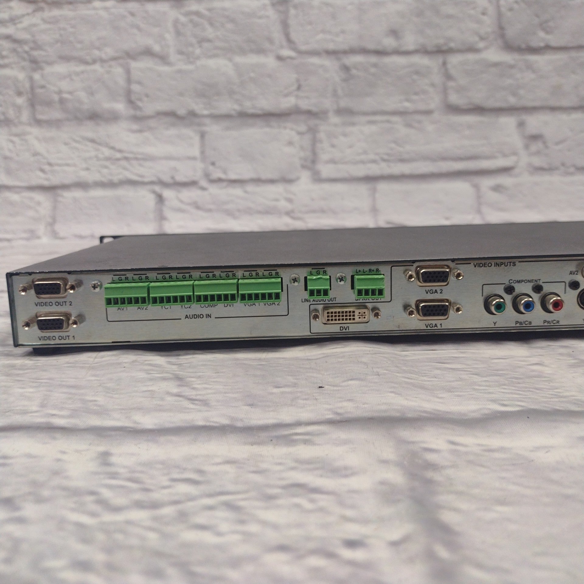 Kramer VP-724XL Presentation Switcher/Scaler