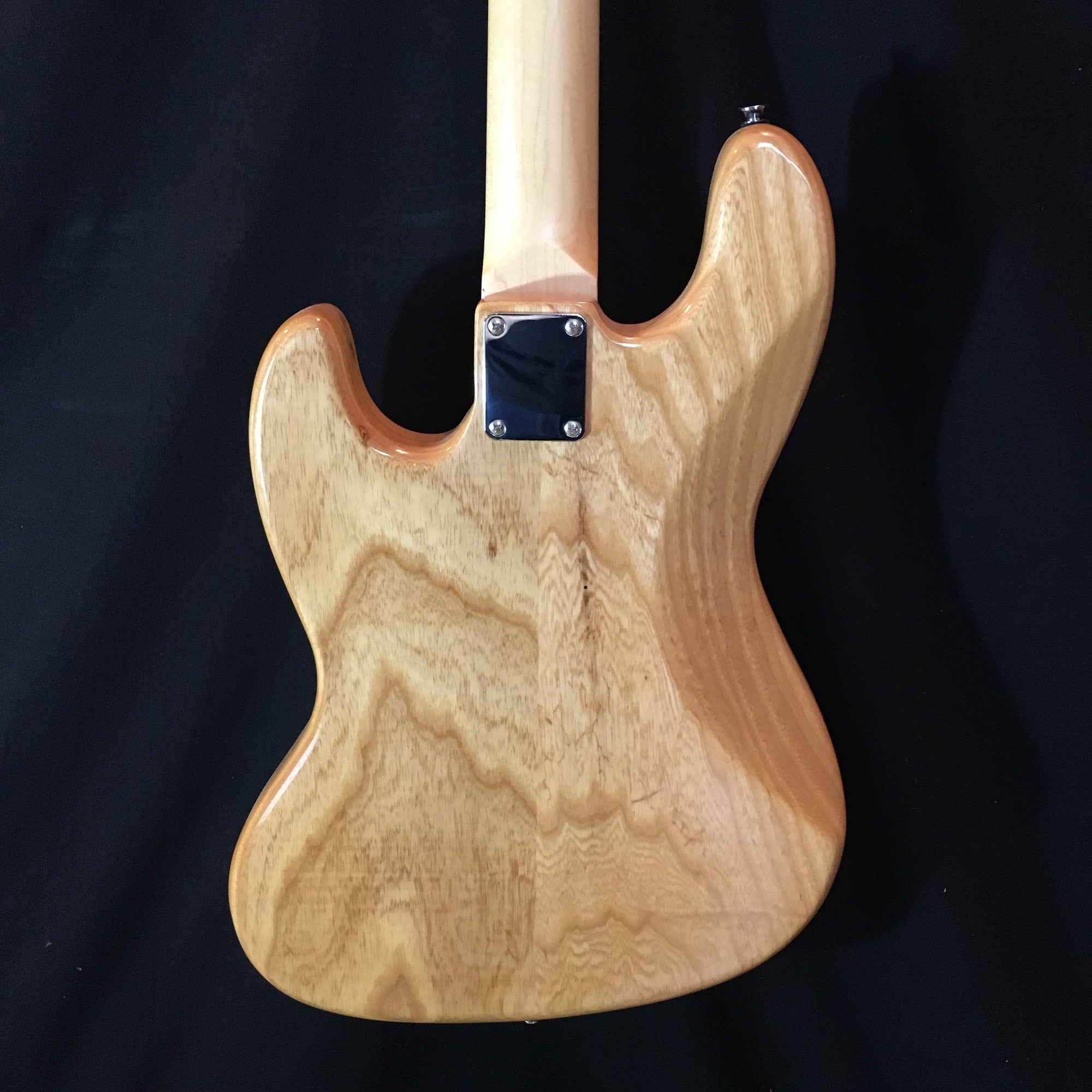 ** Vintage Guitars VJ74NAT 4 String Jazz Bass Natural