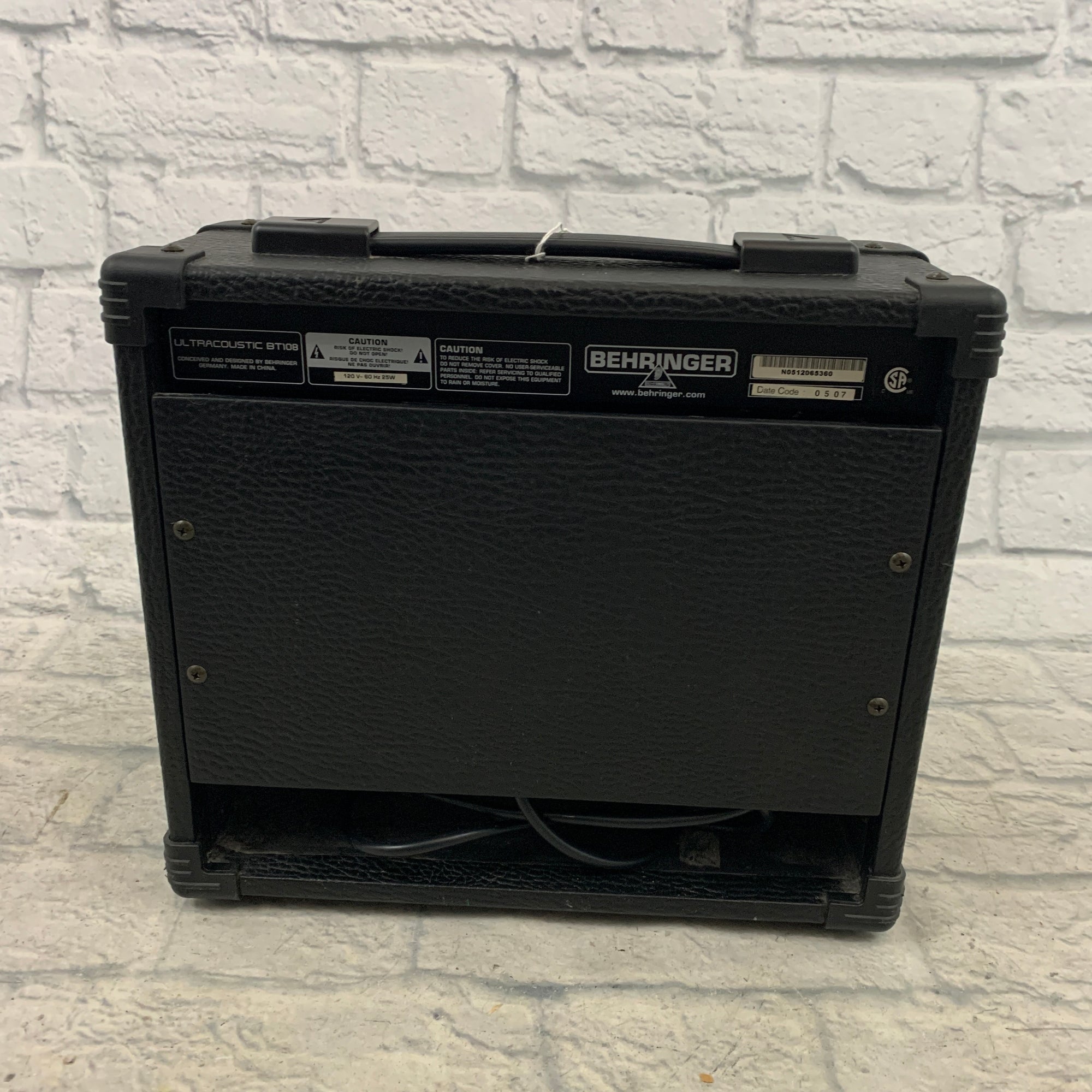 Behringer Ultrabass BT108 15W 8" Bass Combo Amplifier with Virtual Tube Circuitry Technology