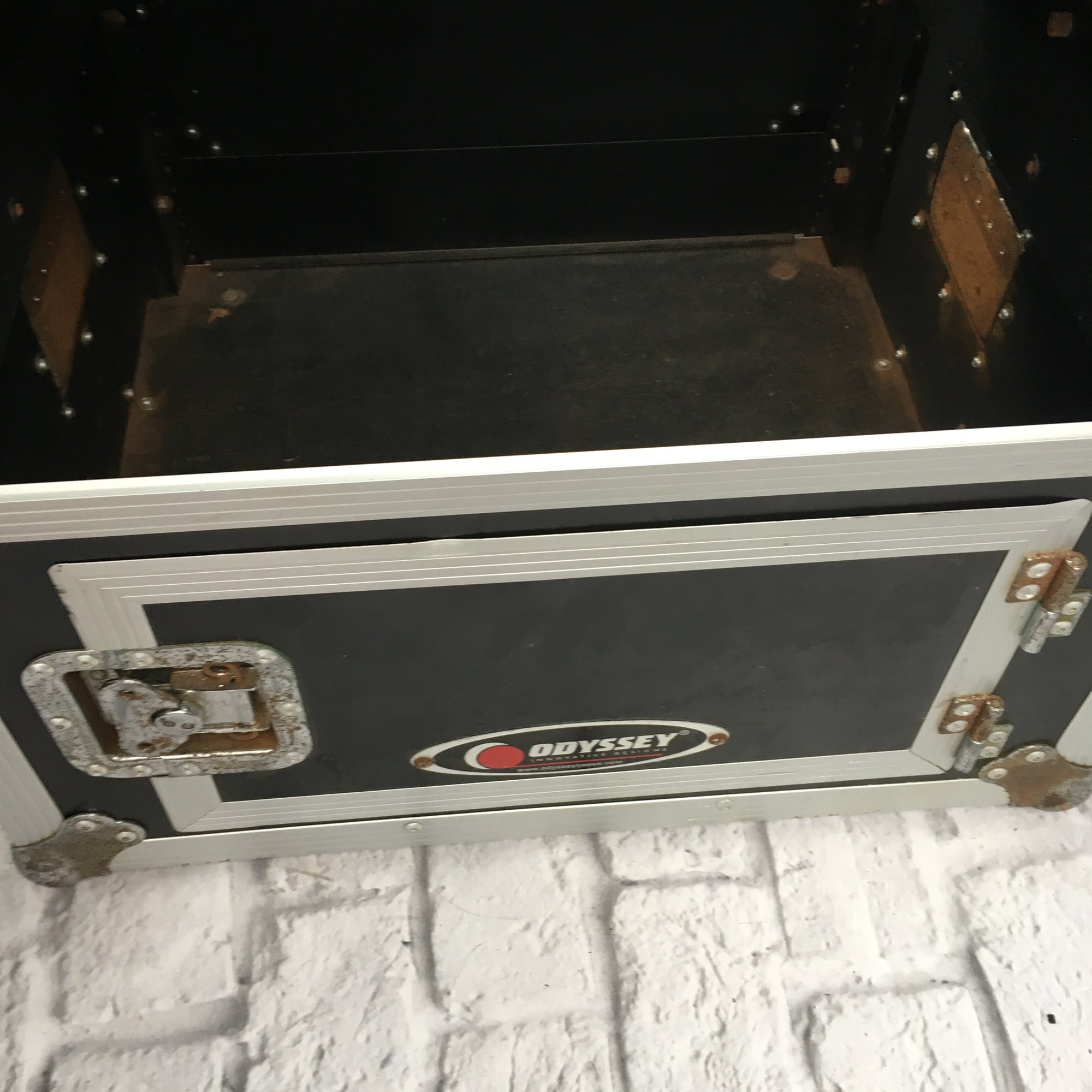 Odyssey Slant Mixer Rack with 6U Front Rack