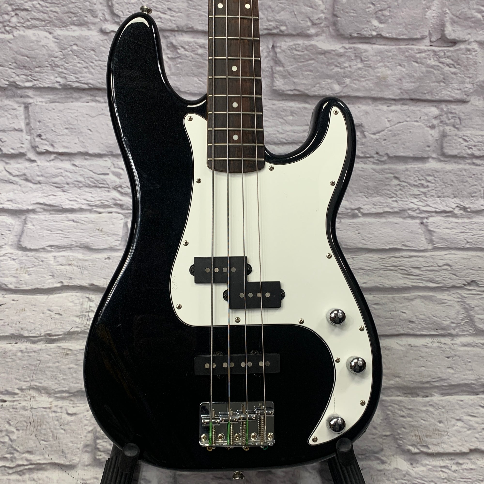 Squier Standard Precision Bass Black