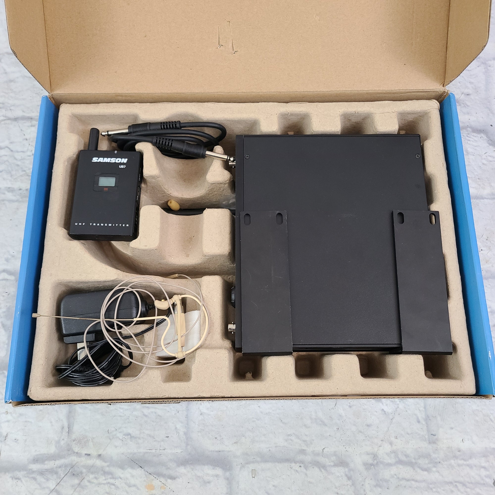Samson SynthSeven Earset System