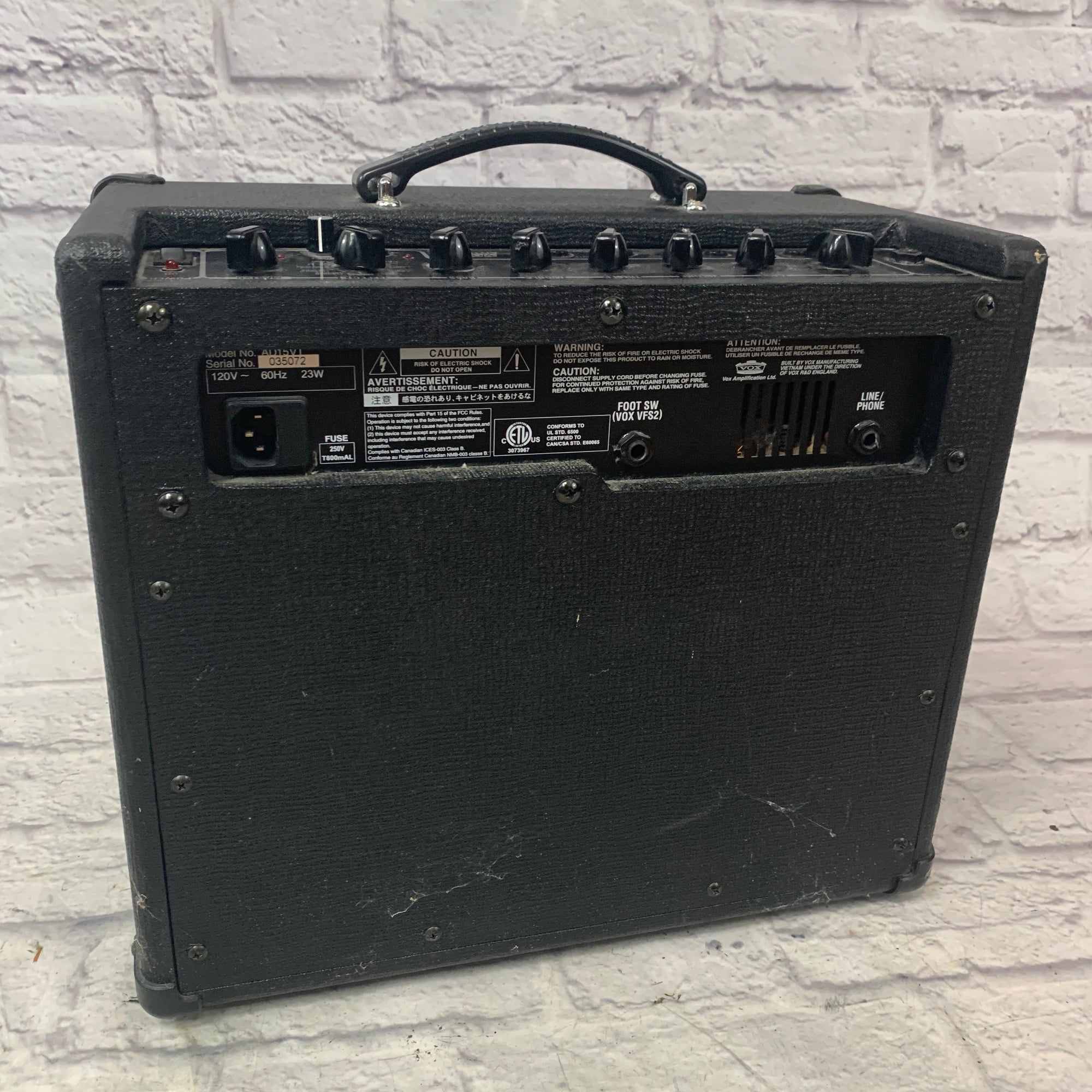 Vox AD15VT Valvetronix Guitar Combo Amp w/ Footswitch