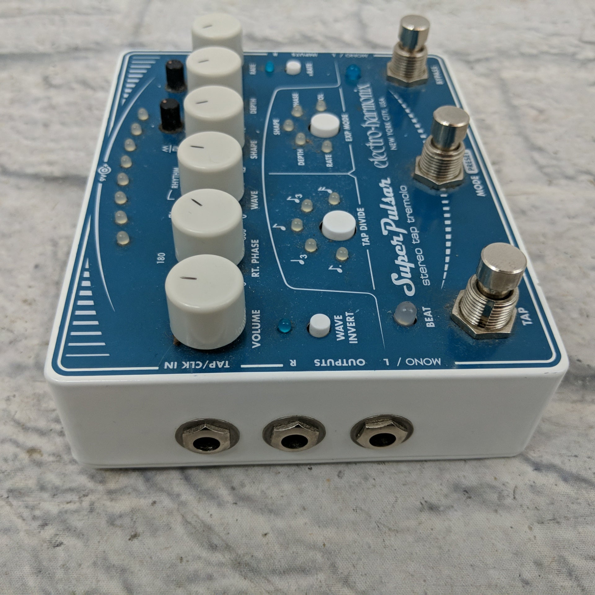 Electro Harmonix Super Pulsar Tremolo Pedal - Evolution Music