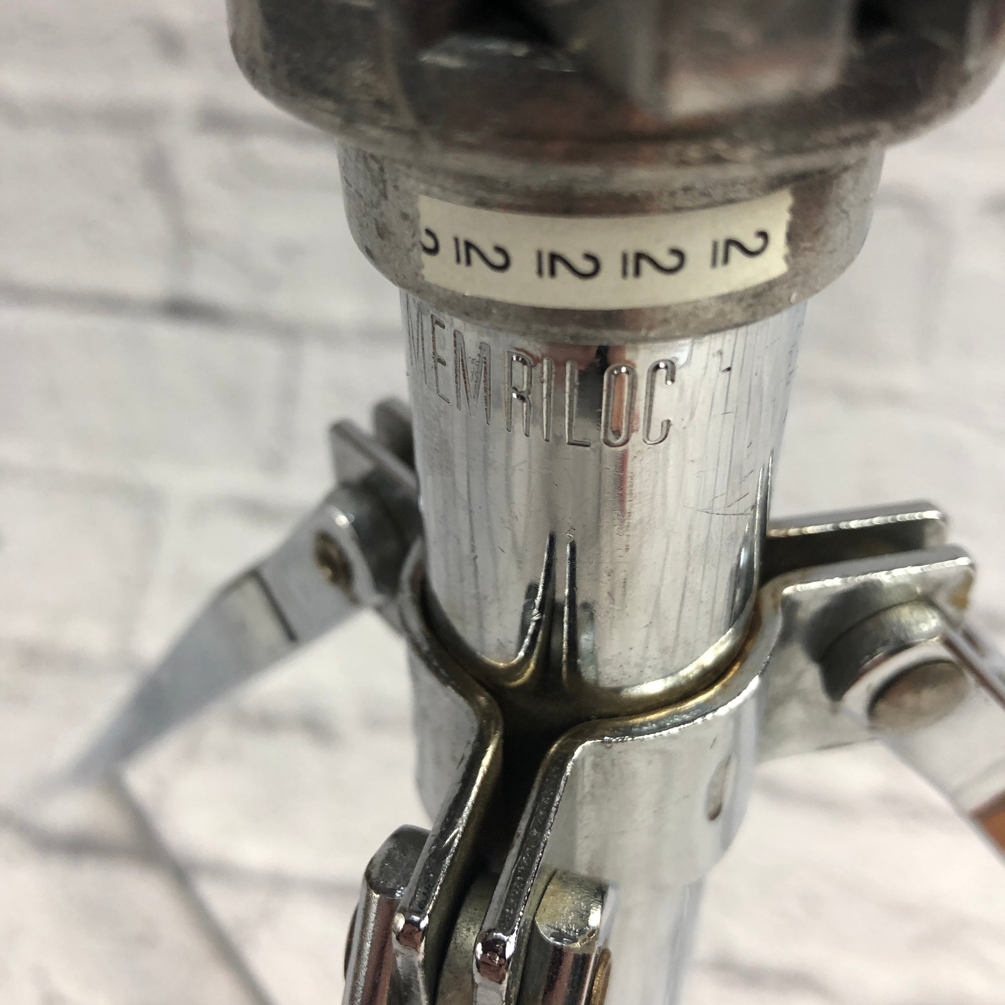 Rogers Memriloc Tom Stand