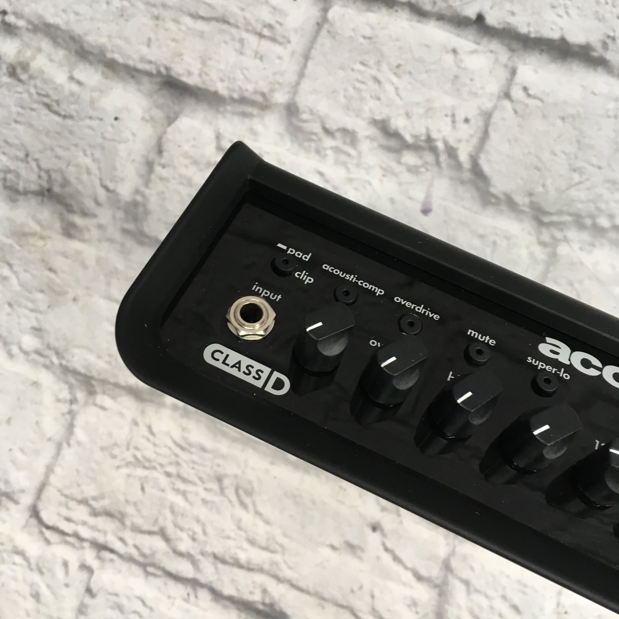 Acoustic B300HD 300 Watt Bass Amp head