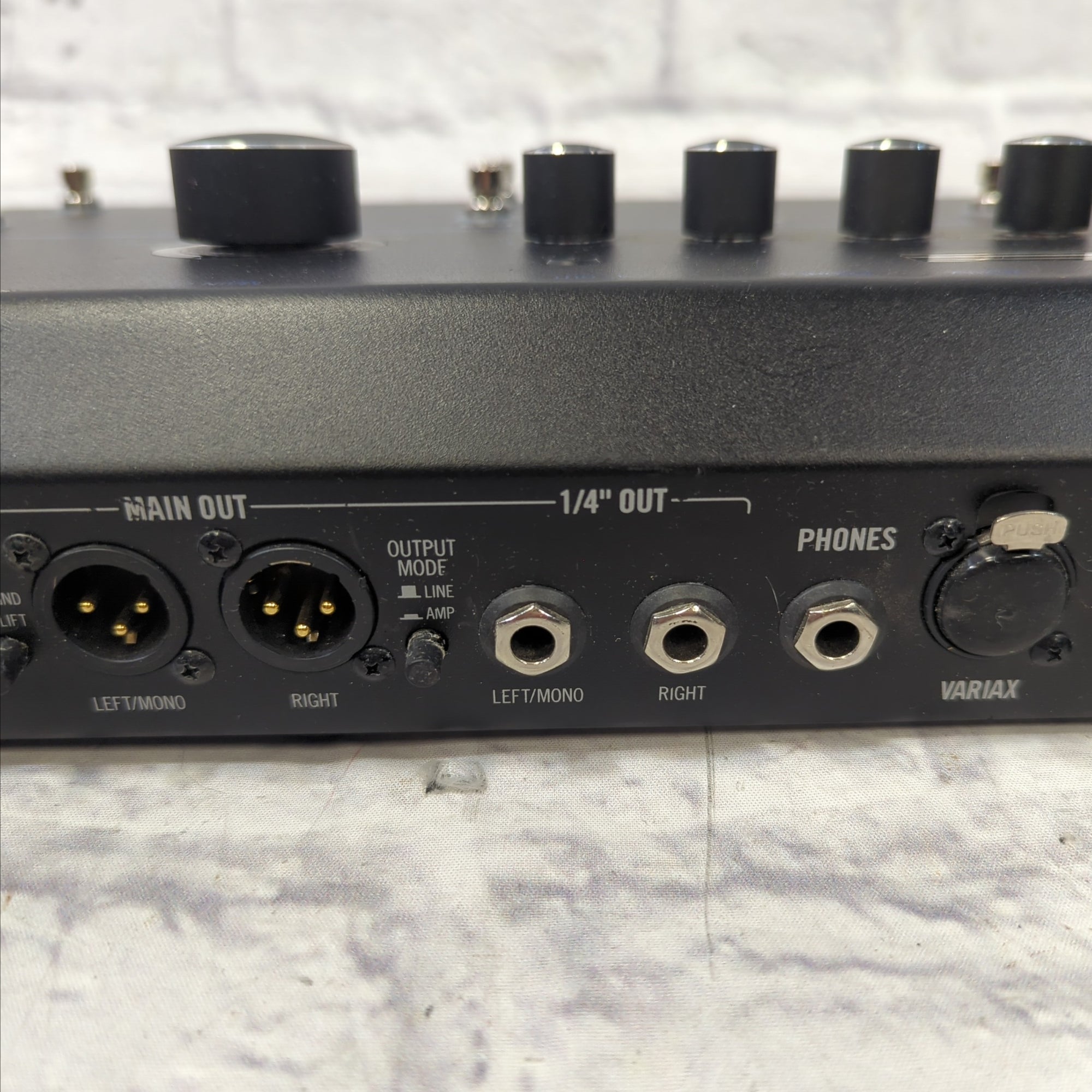 Line 6 Firehawk FX Multieffects Pedal - Evolution Music