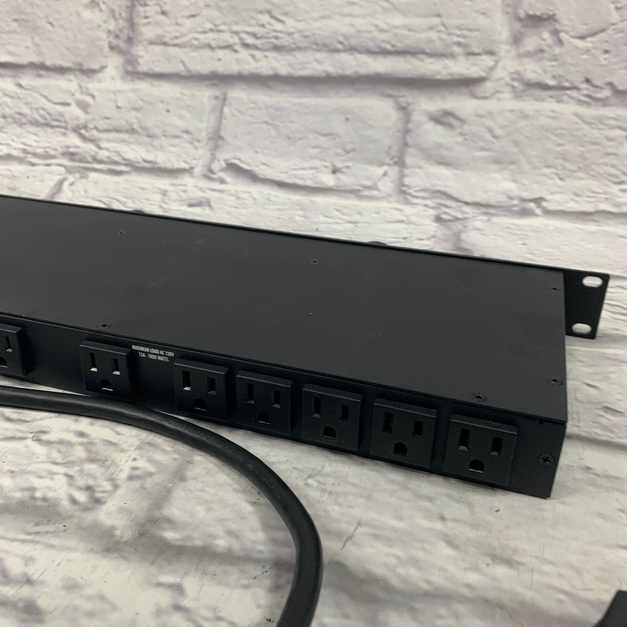 Furman M 8DX Power Conditioner