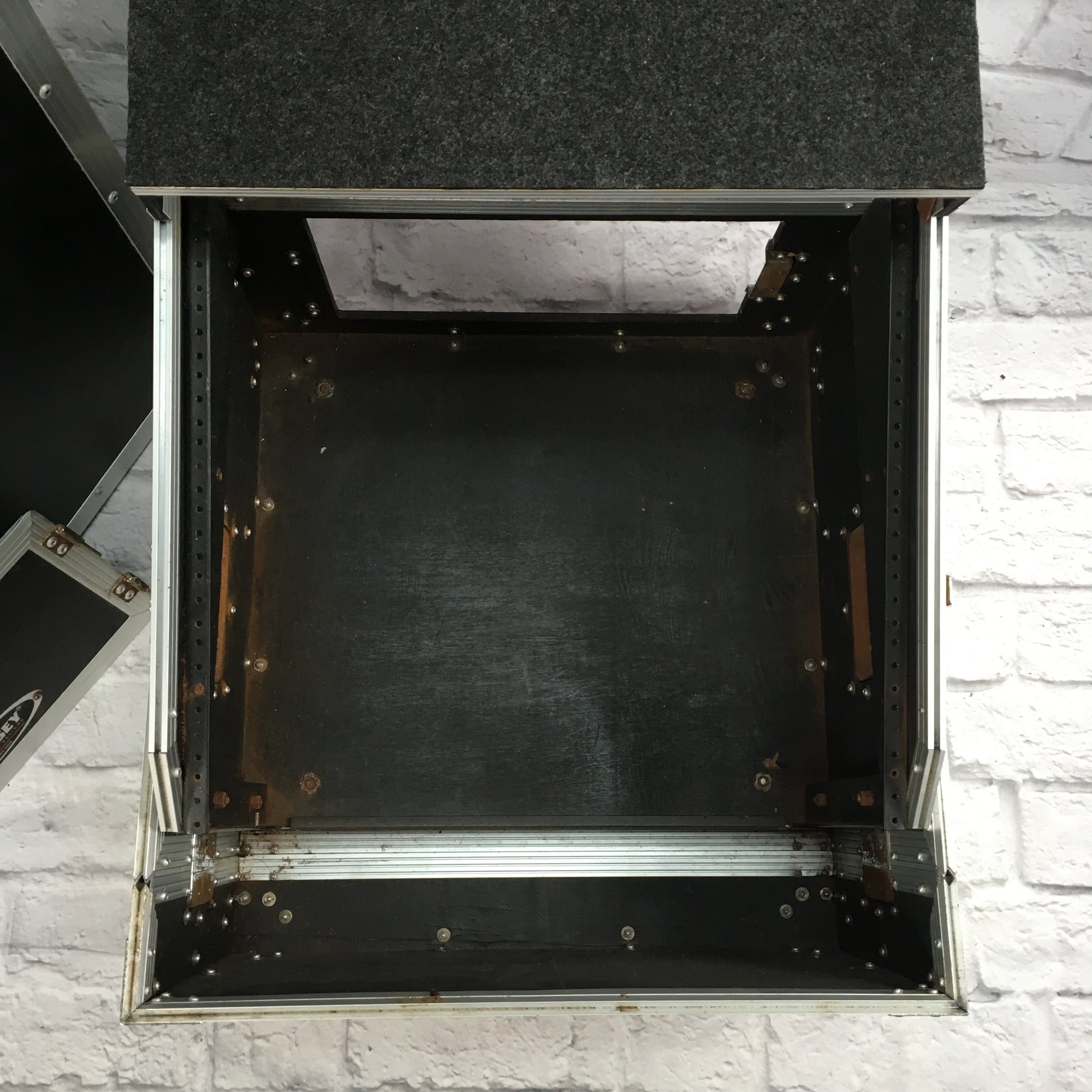 Odyssey Slant Mixer Rack with 6U Front Rack
