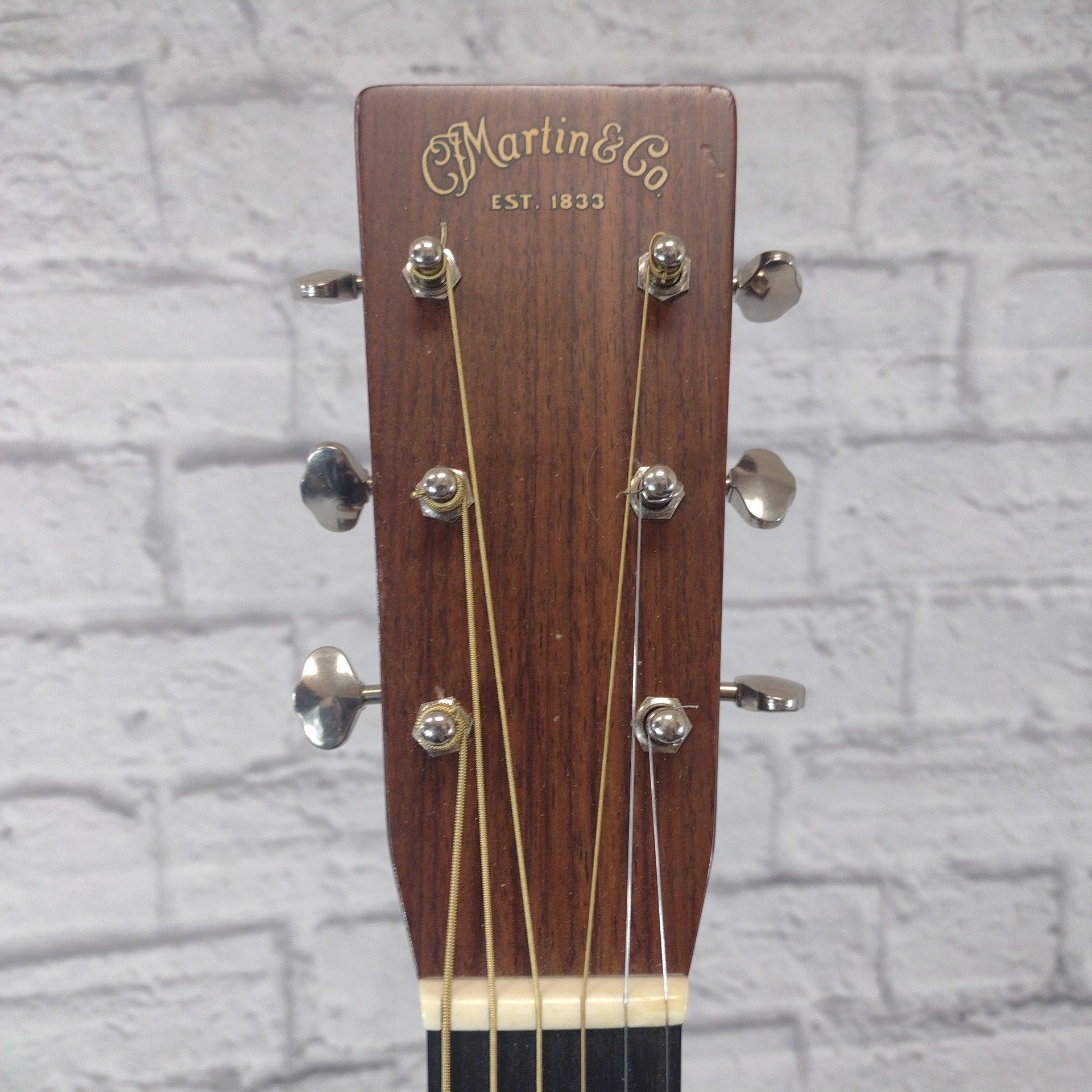 Martin Vintage Series HD28V with Case