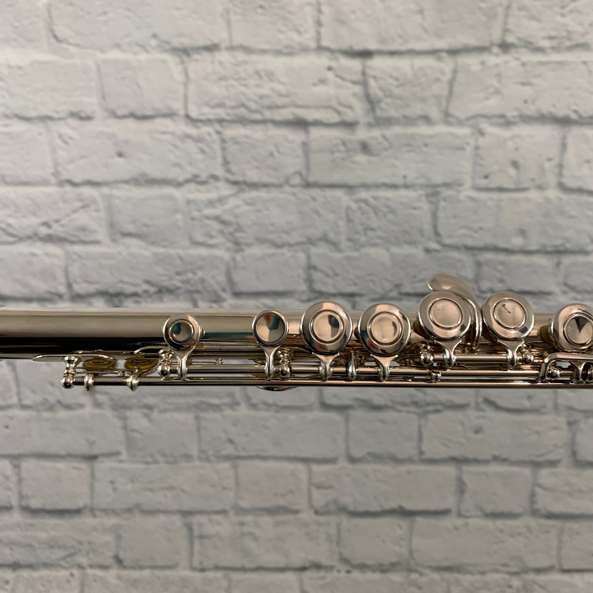 Armstrong Model 104 Closed-Hole Flute w/ Case