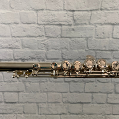 Armstrong Model 104 Closed-Hole Flute w/ Case