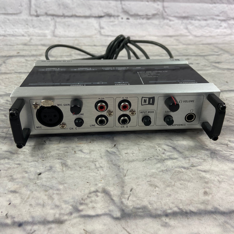 Native Instruments Audio8DJ