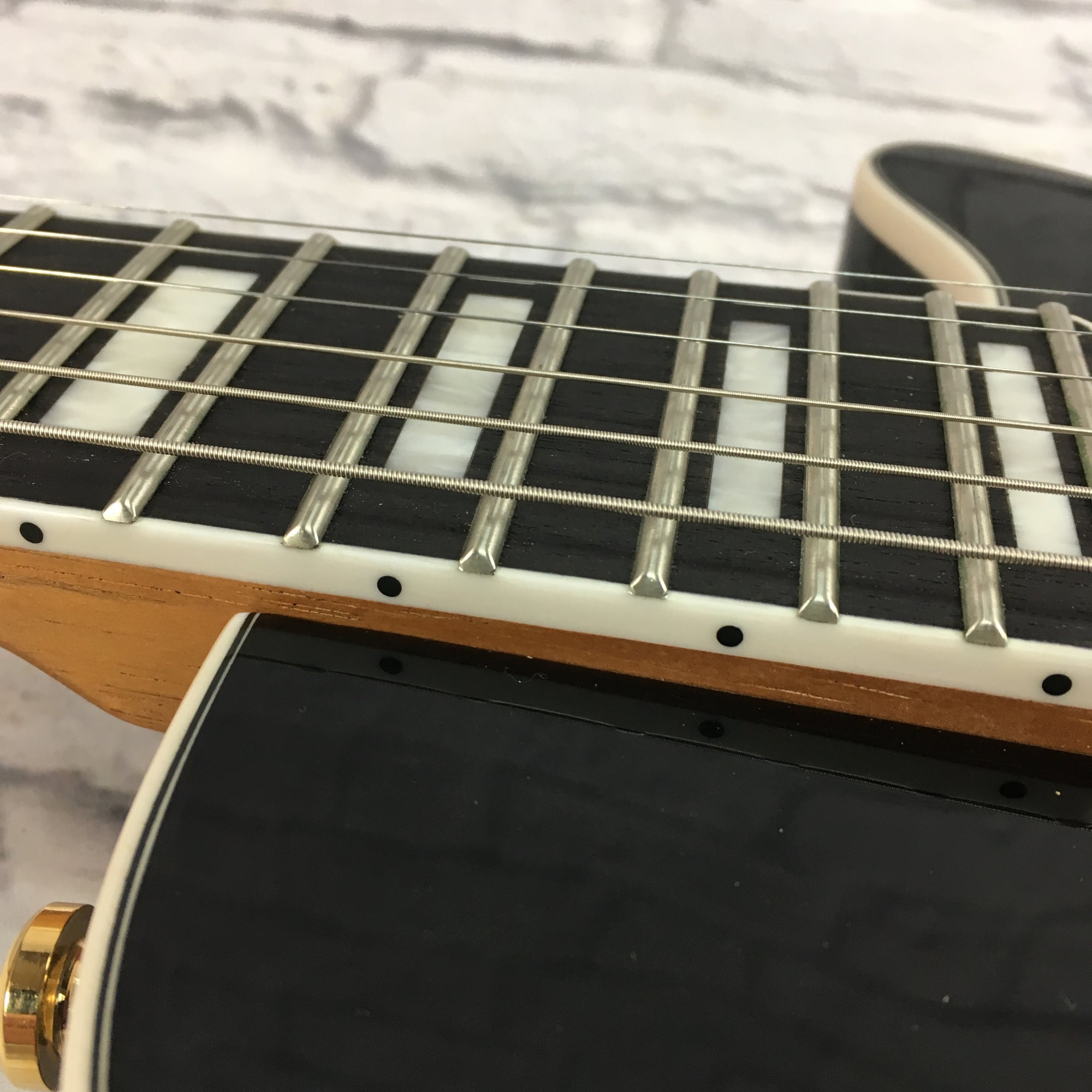 Traveler Ultralight Black Electric Guitar