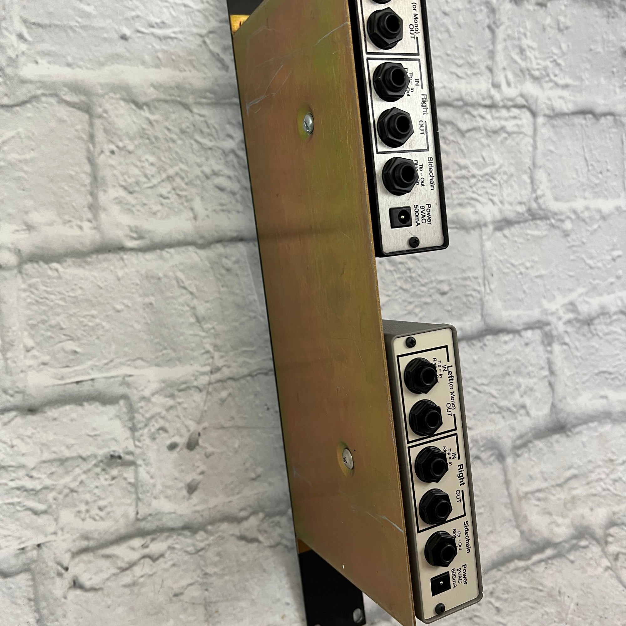 FMR Audio Really Nice Compressor RNC1773 / Leveling Amplifier RNLA7239 in Funk Logic Rack