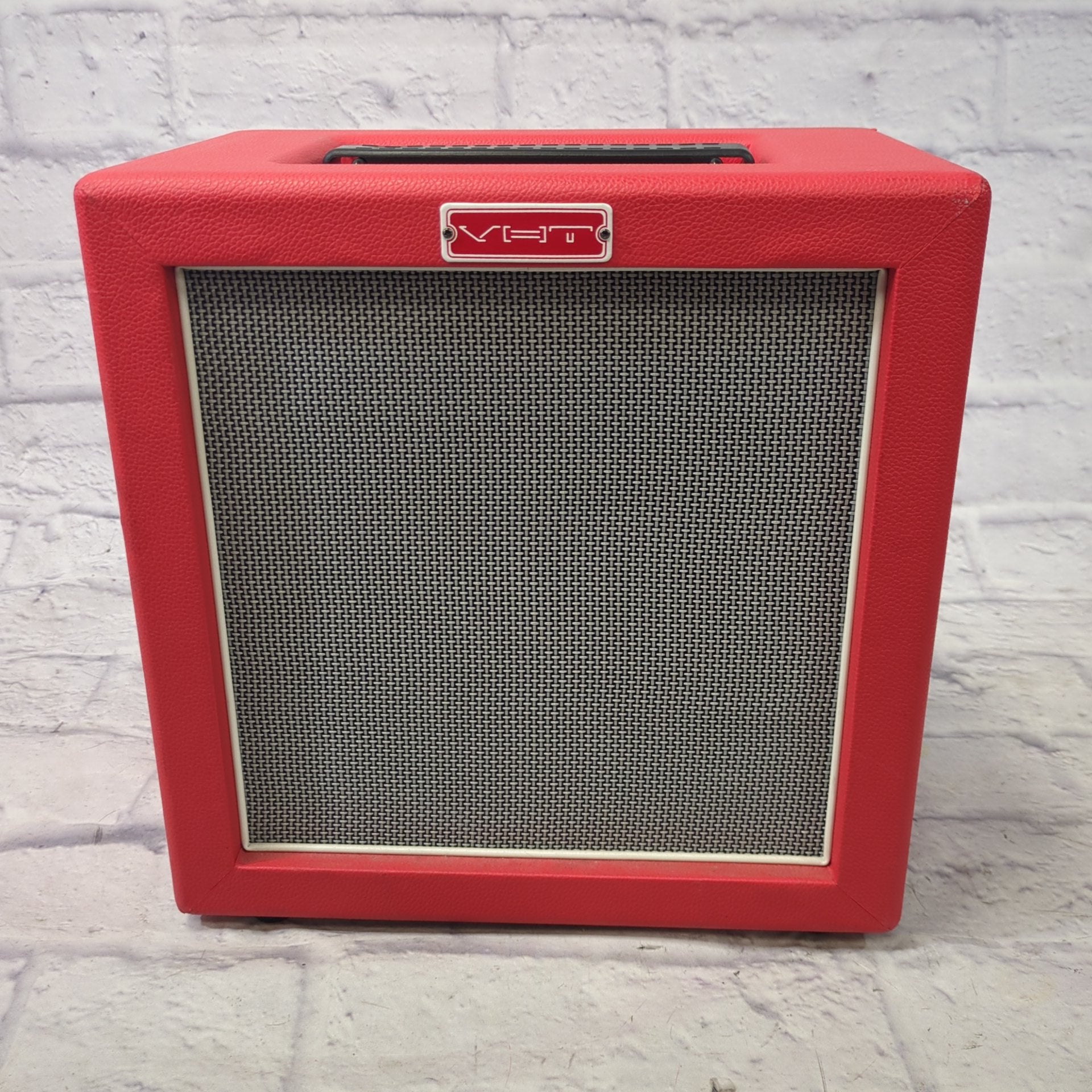 VHT Redline 1x10 Guitar Cabinet Red Tolex