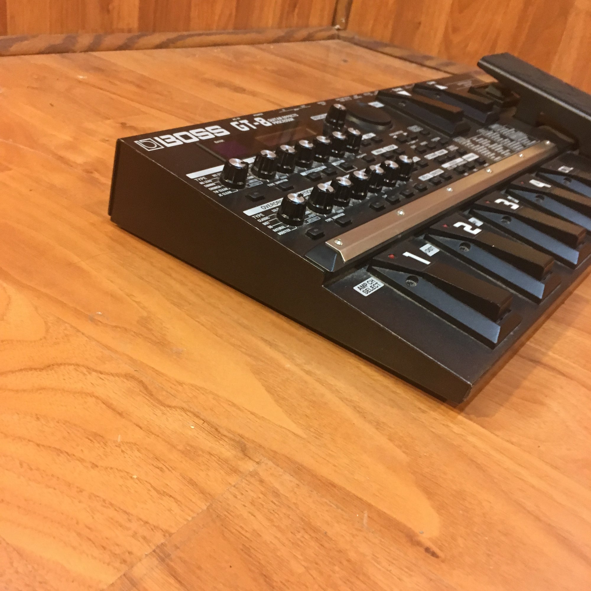 ** Boss GT-8 Multi-Effects Guitar Pedal