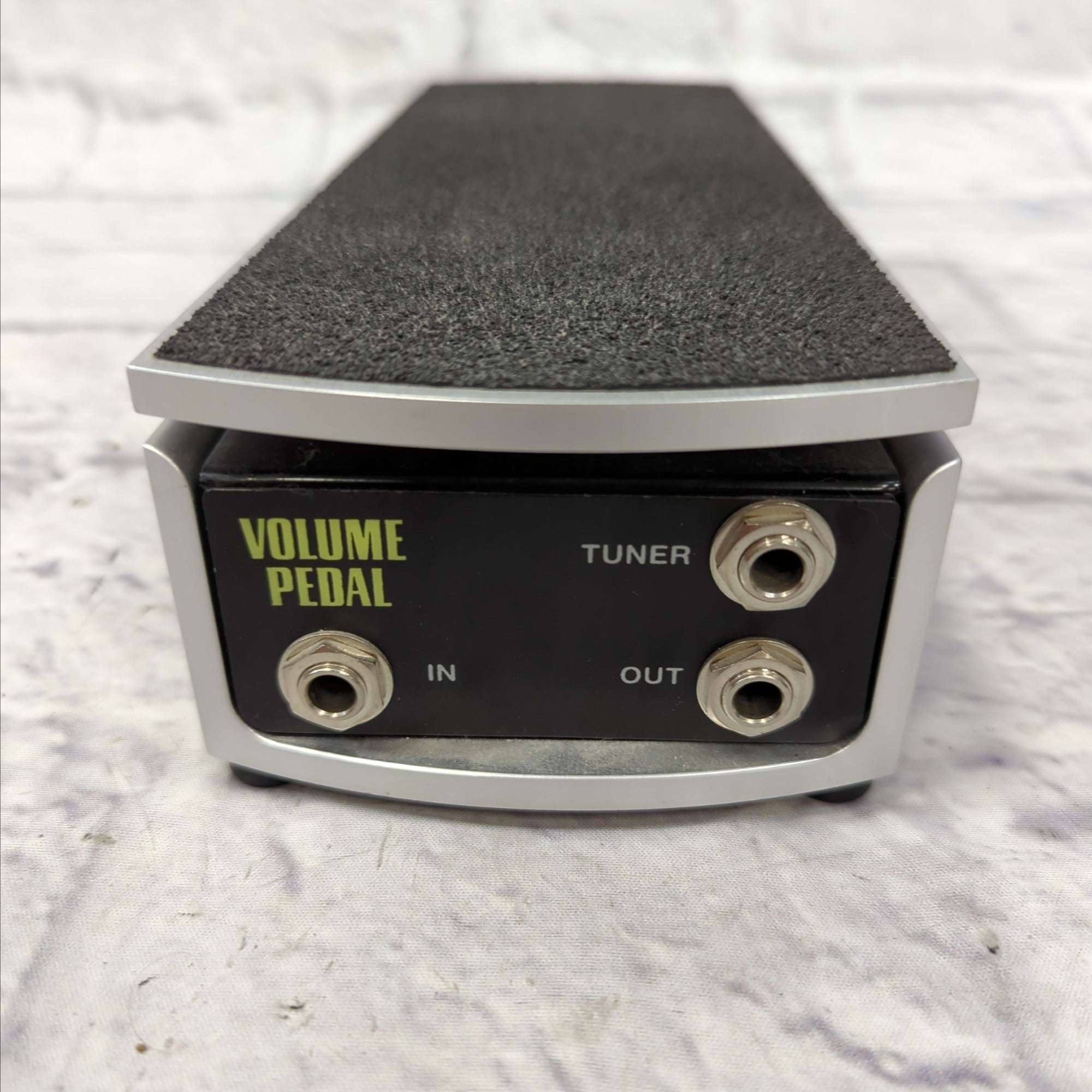 ernie ball volume pedal tuner out Ernie Ball VP JR Volume Pedal