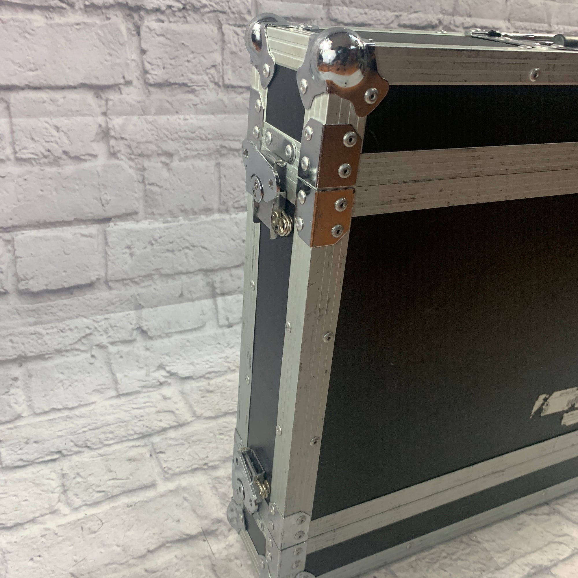 【中古品】Road Ready RR2UADS 2U 2U AMPLIFIER DELUXE CASE – 18″ BODY DEPTH – Road Ready Cases