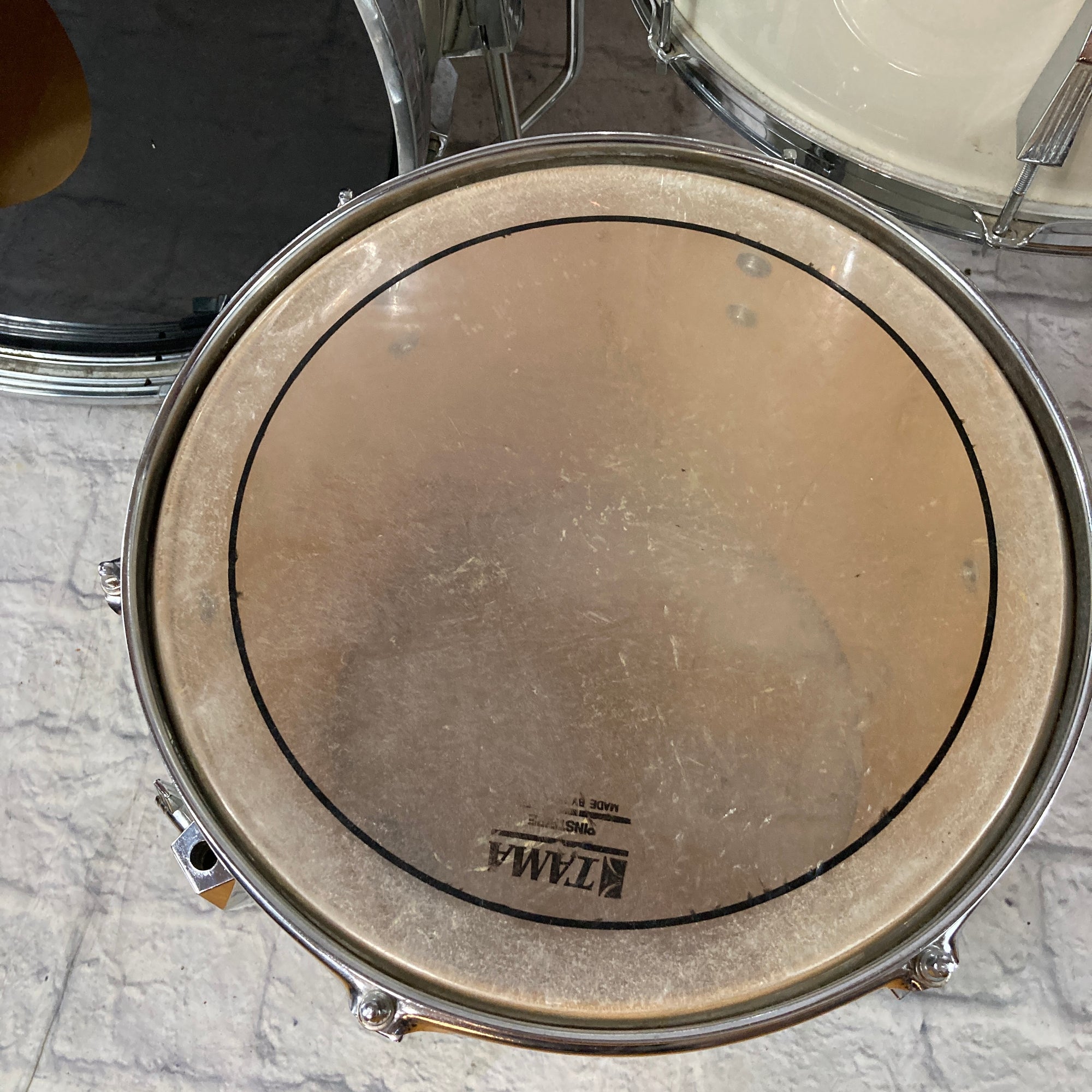Tama Rockstar-DX White 4 Piece Drum Kit - Evolution Music Tama Rockstar-DX White 4 Piece Drum Kit - Evolution Music