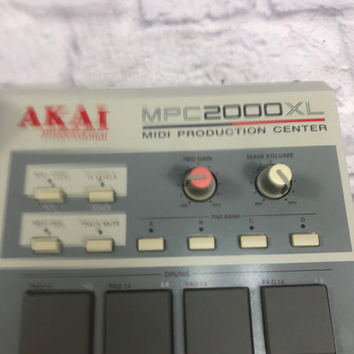 Akai MPC2000XL Production Center 32mb with 8 Outs