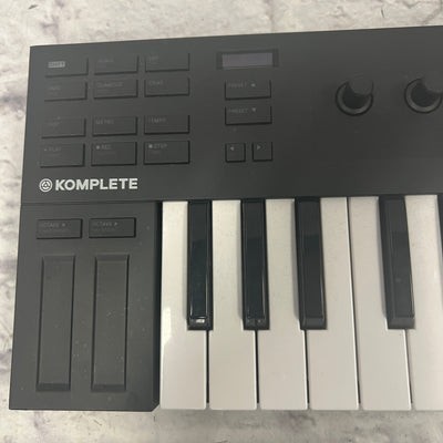 Native Instruments Komplete Kontrol M32 Controller