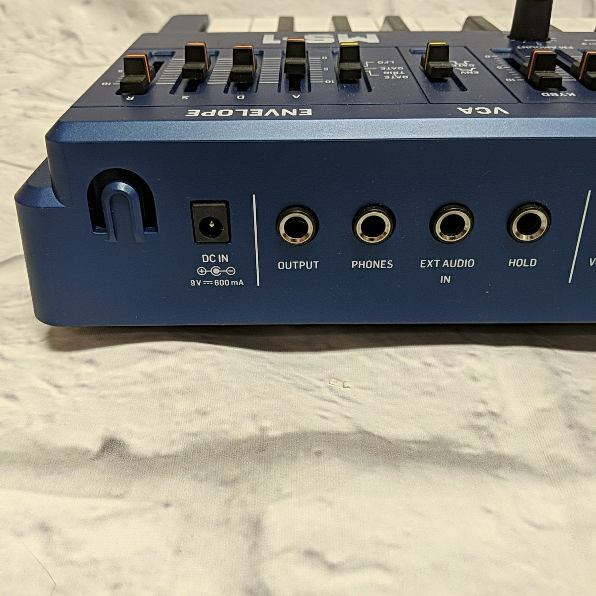 Behringer MS-1-BU Analog Synthesizer with Handgrip - Blue