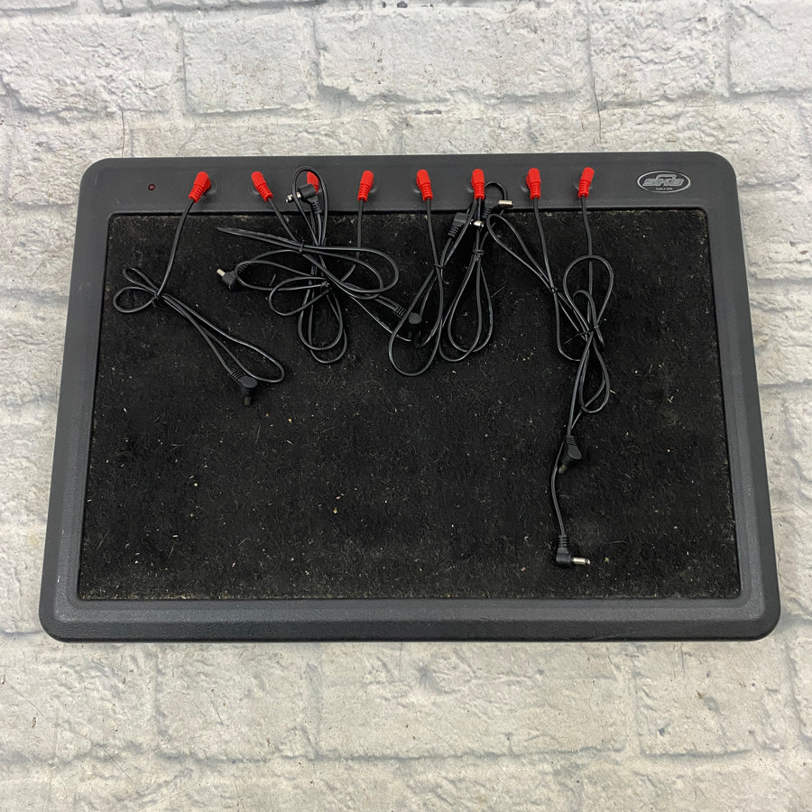SKB PS-8 Powered Pedal Board