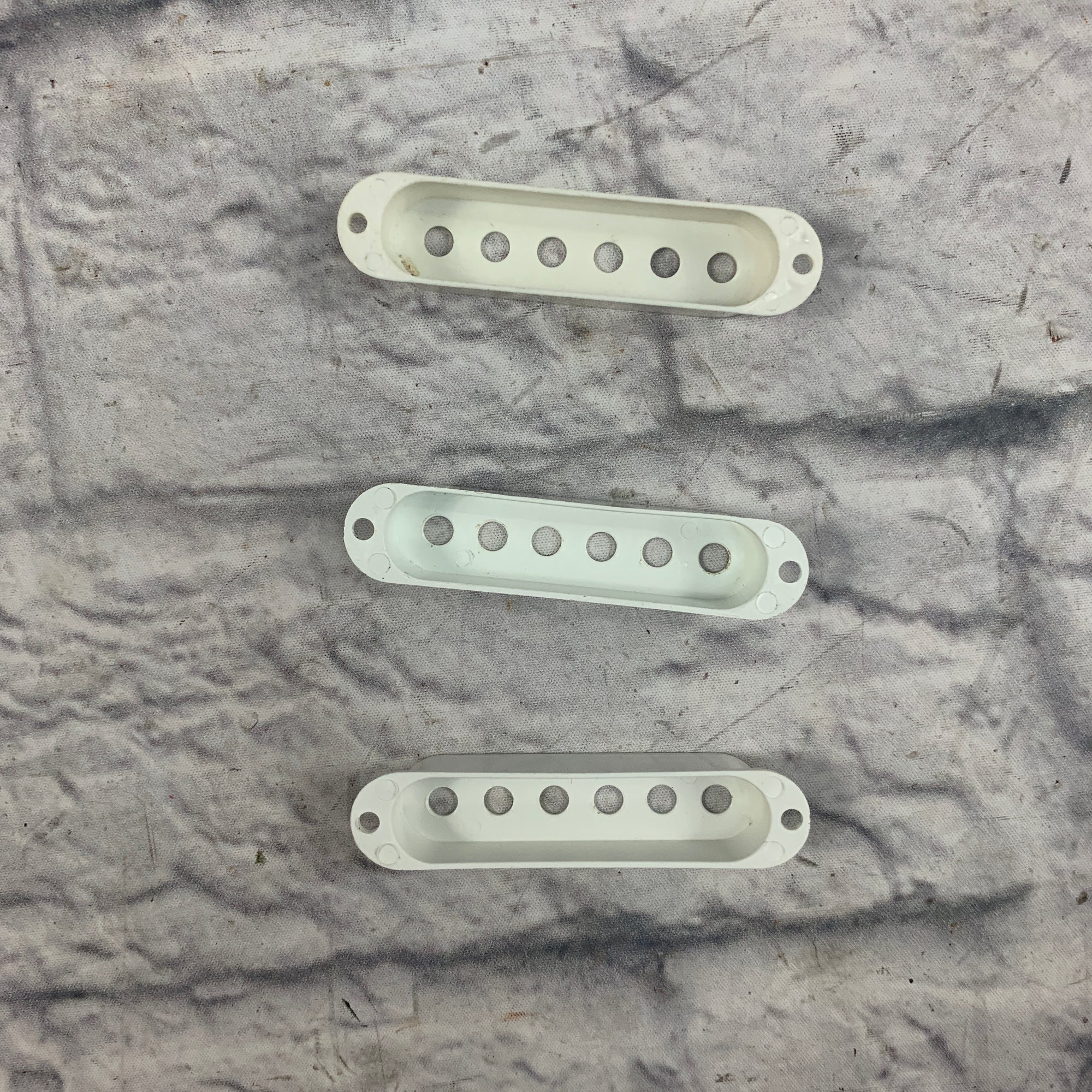Unknown Stratocaster Pickup Cover Set
