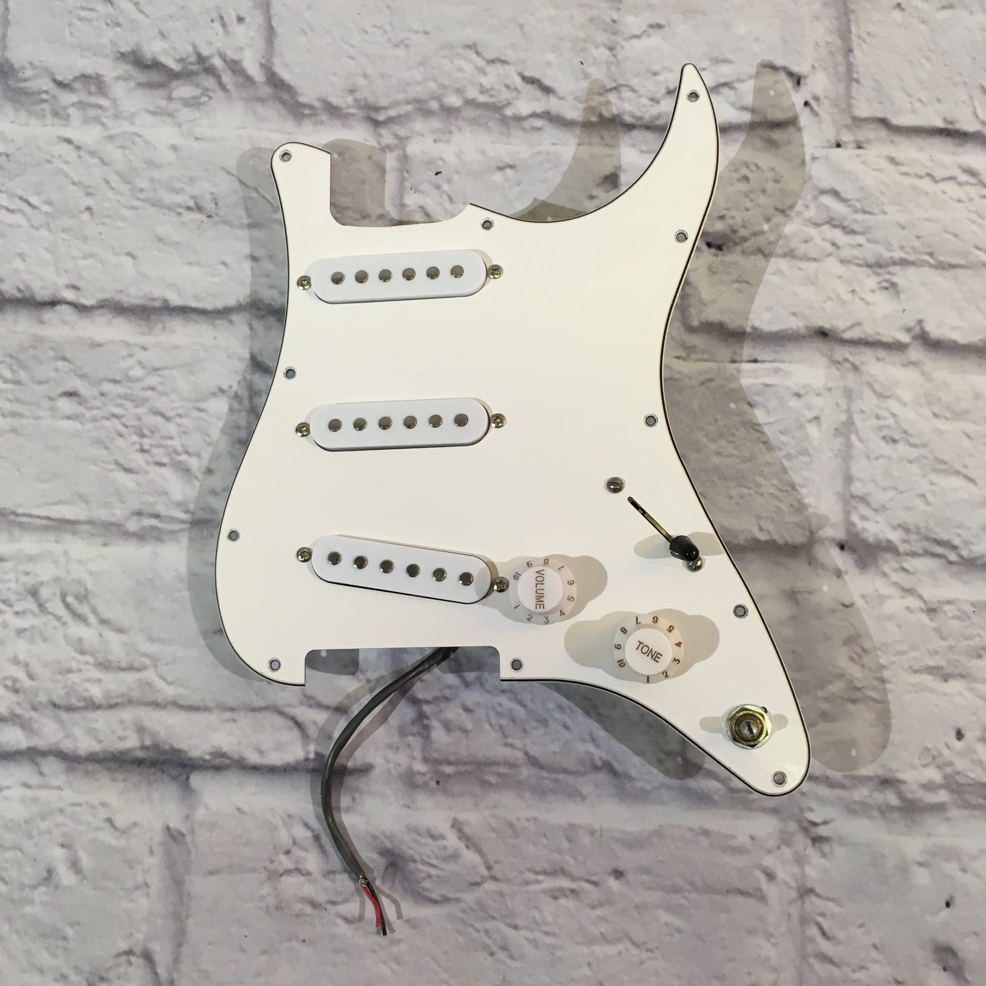 Unknown Loaded Stratocaster Pickguard White 3 Single Coil