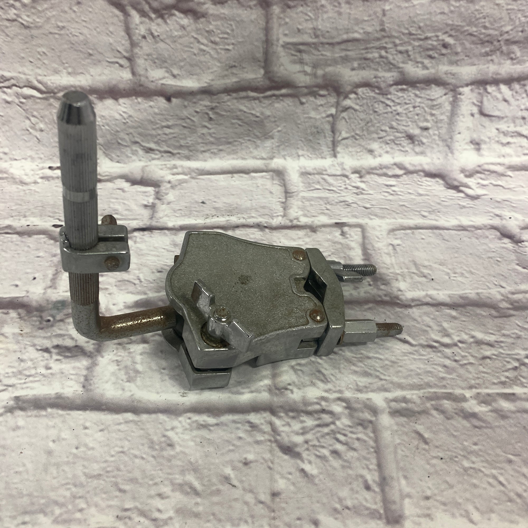 Unknown Ball and L Rod Tom Mount
