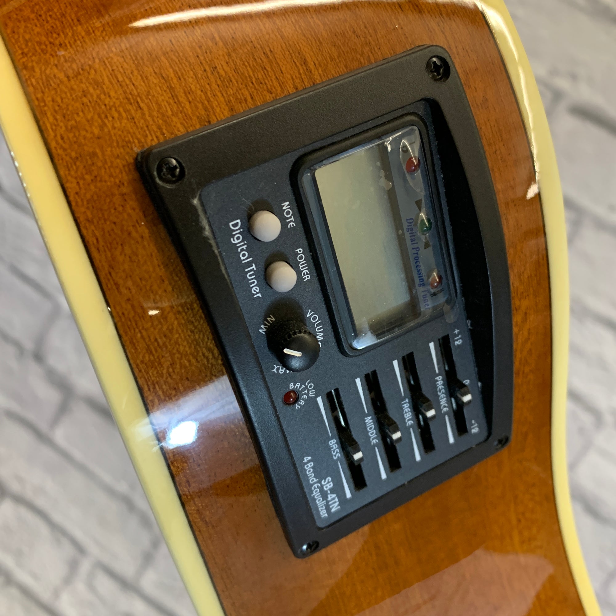 Suzuki SDG-45CE Acoustic/Electric Cutaway Natural