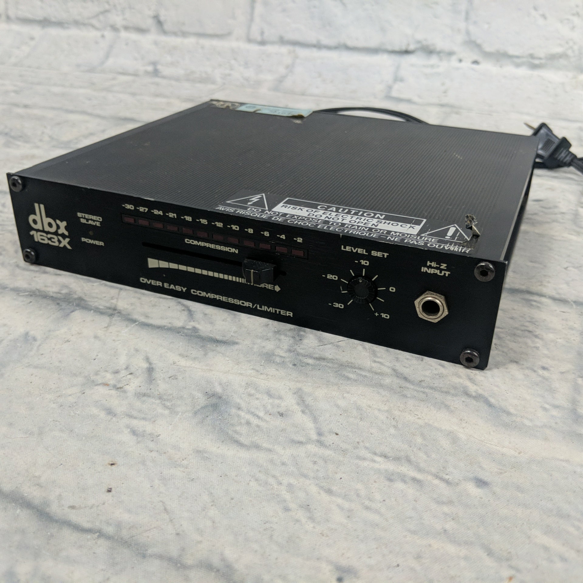 DBX 163X Over Easy Compressor / Limiter