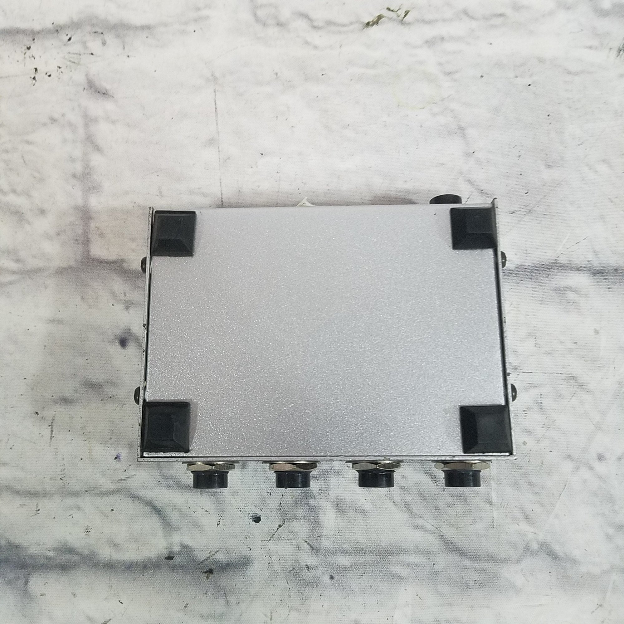 Hosa Technology MCA-428 - Single Channel Studio Microphone Preamplifier with Phantom Power