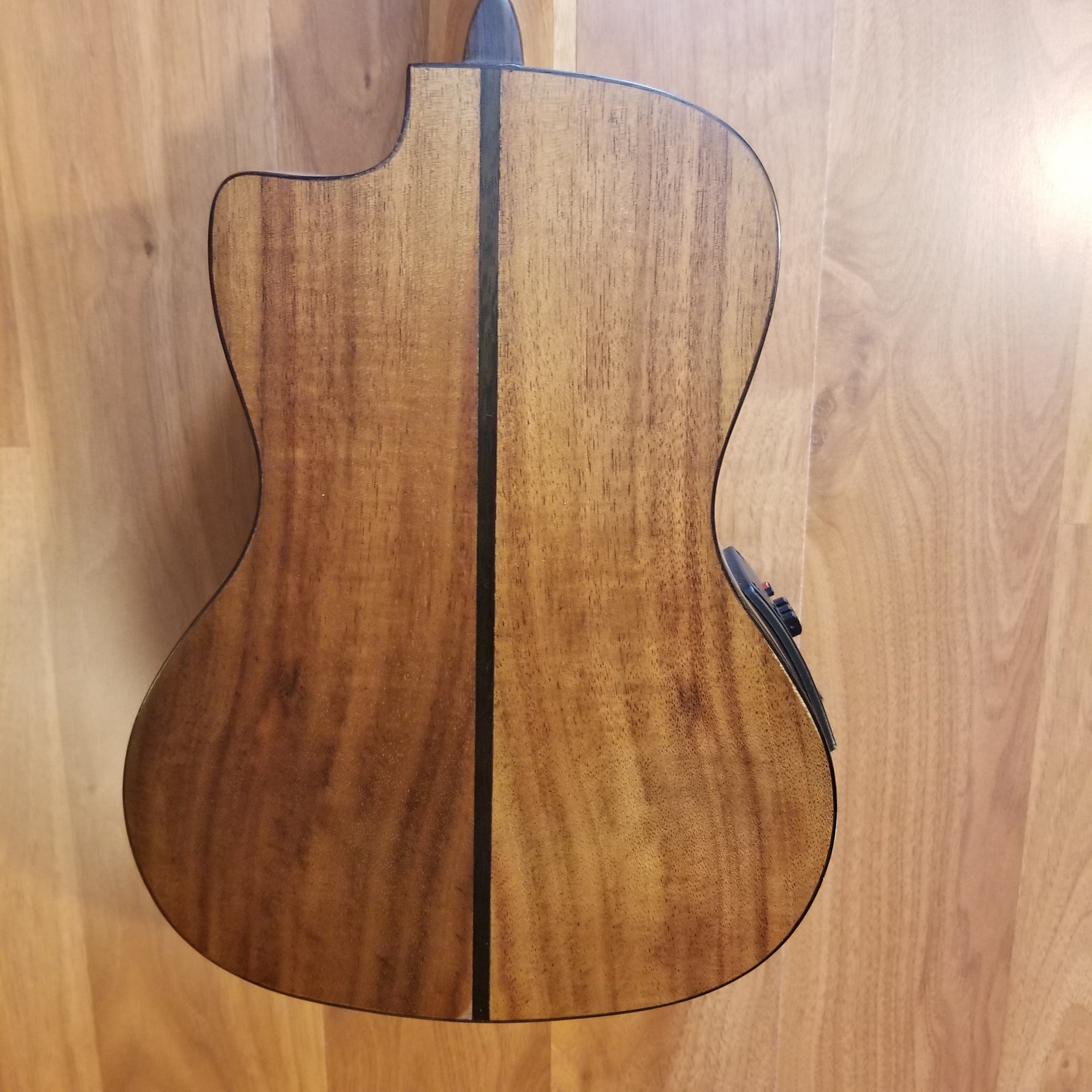 Luna HTC Koa Ukulele w Pickup
