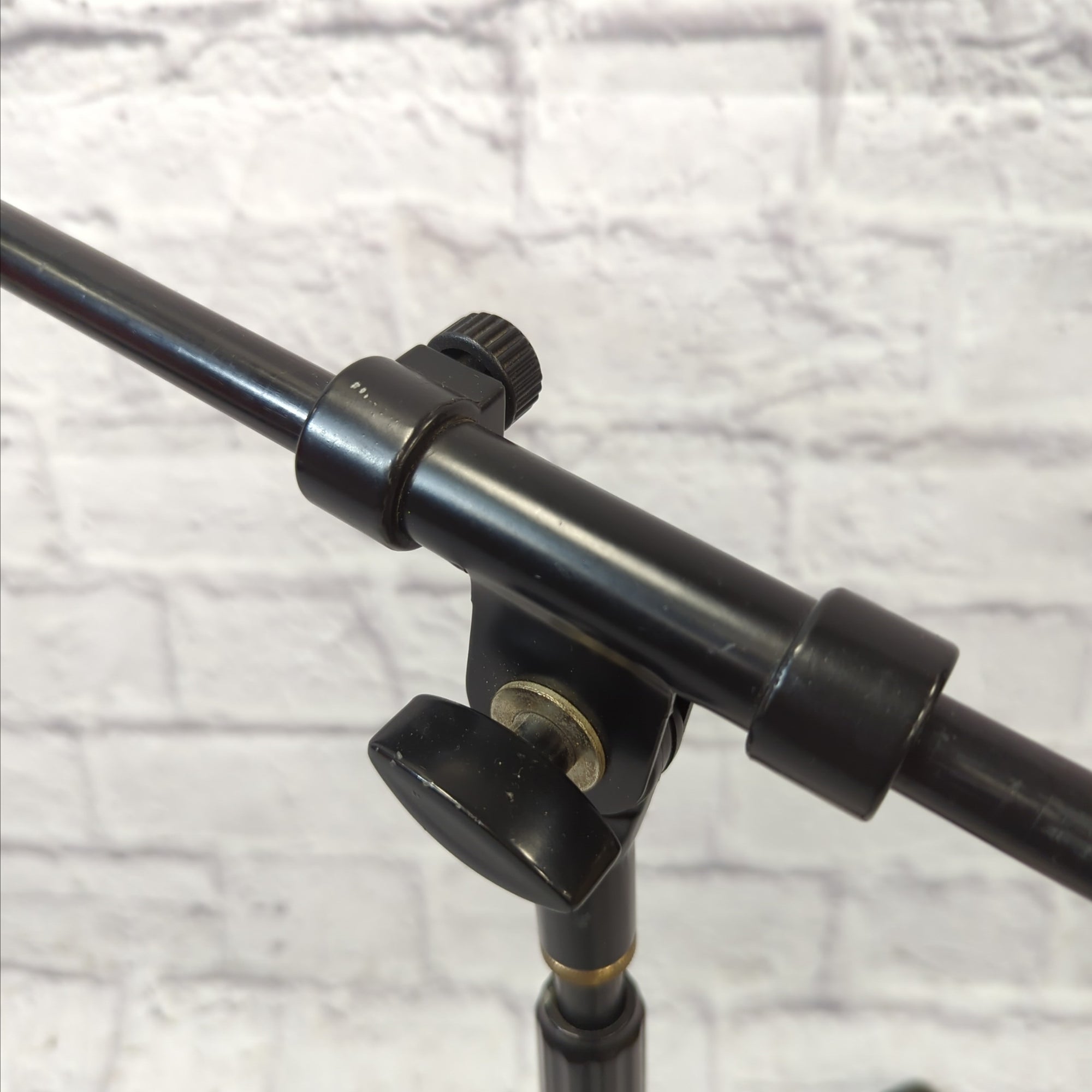 Unknown Guitar Cab / Snare Drum Boom Microphone Stand