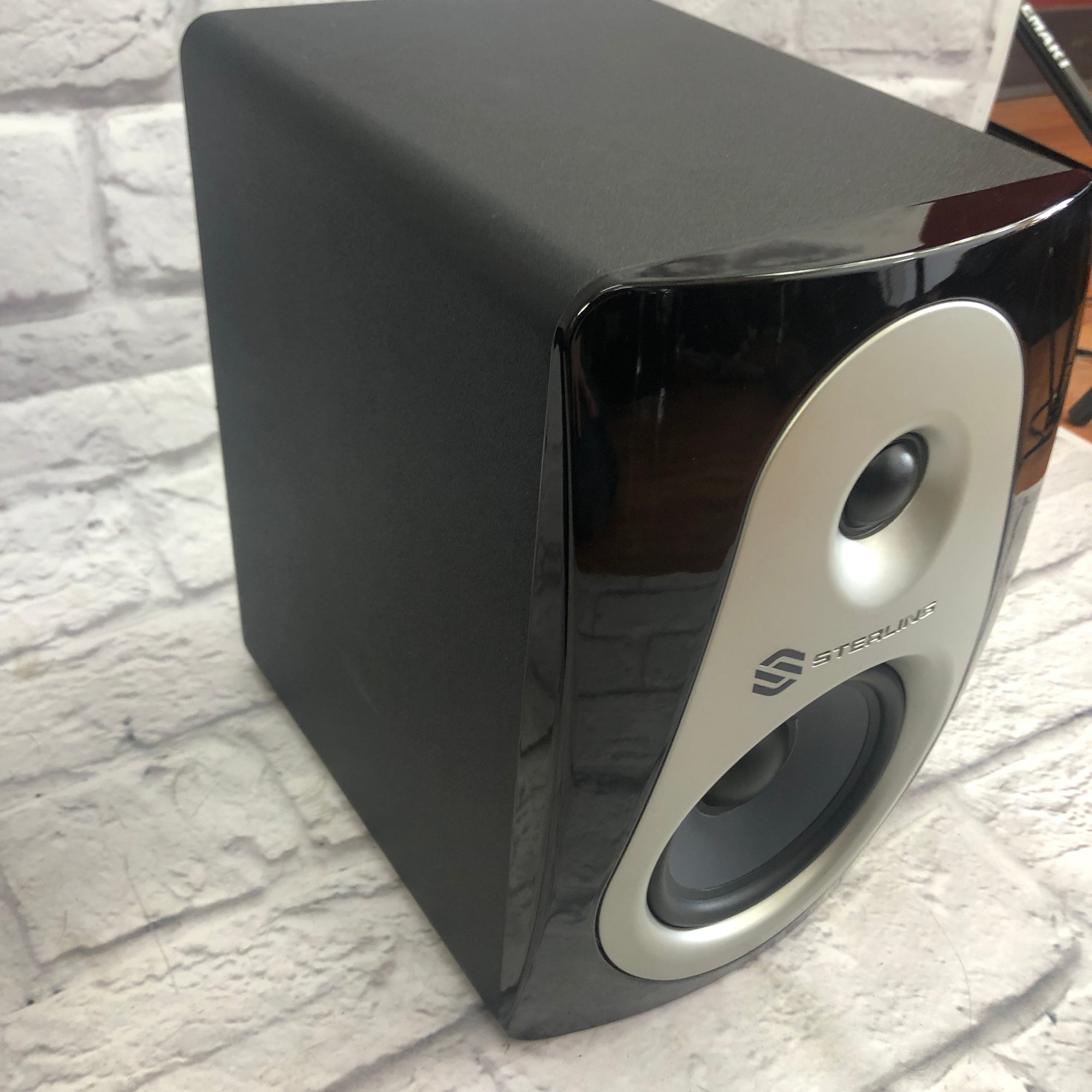 Sterling Audio MX5 Powered Studio Monitor Pair